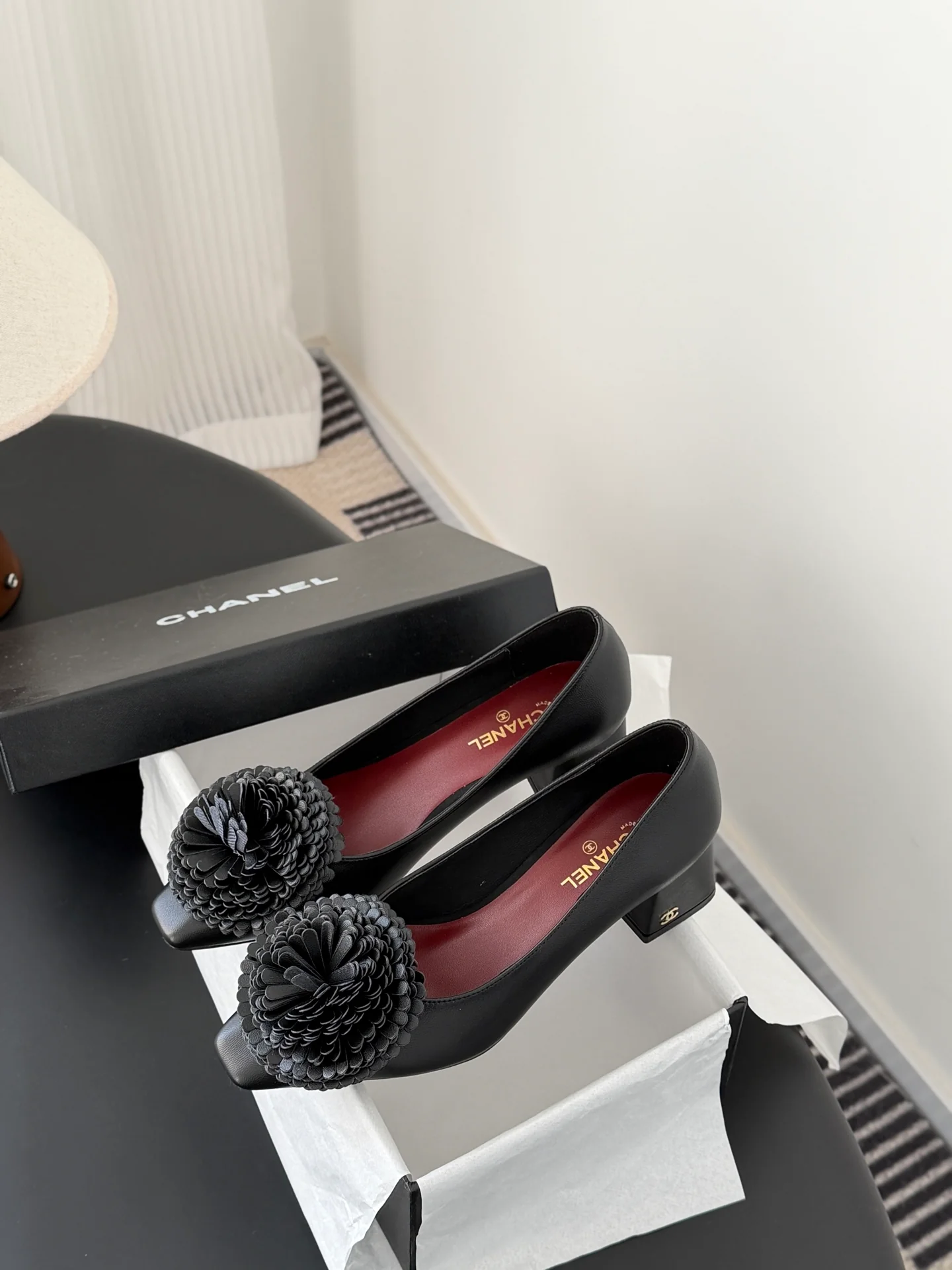 Chan 26K camellia flower chunky heels