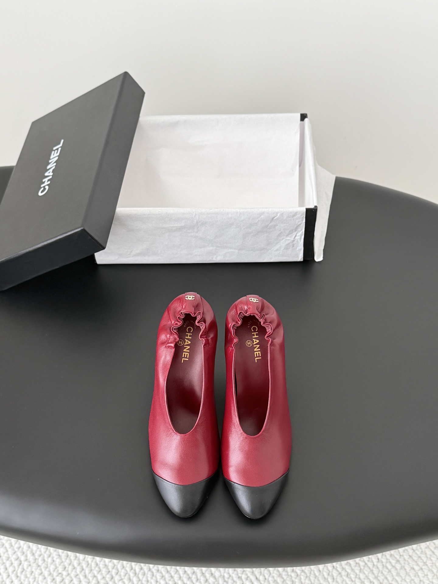 Chan 26ss cap-toe pump