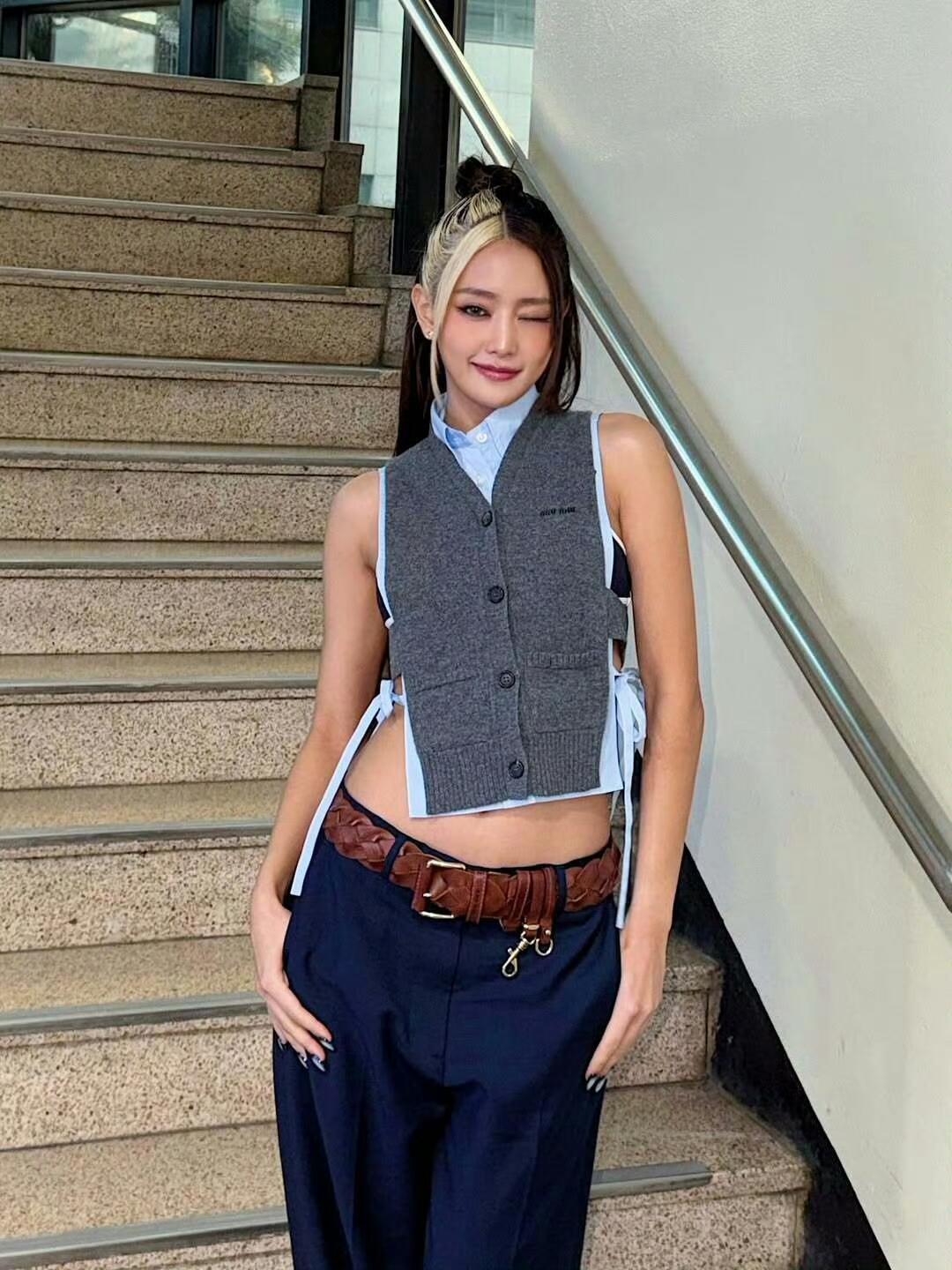 Miu 26ss knit vest sleeveless shirt set