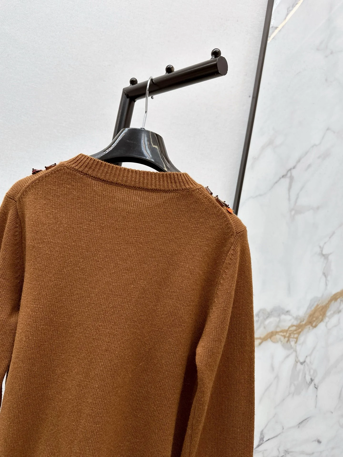 Fend 25fw embroidery sweater