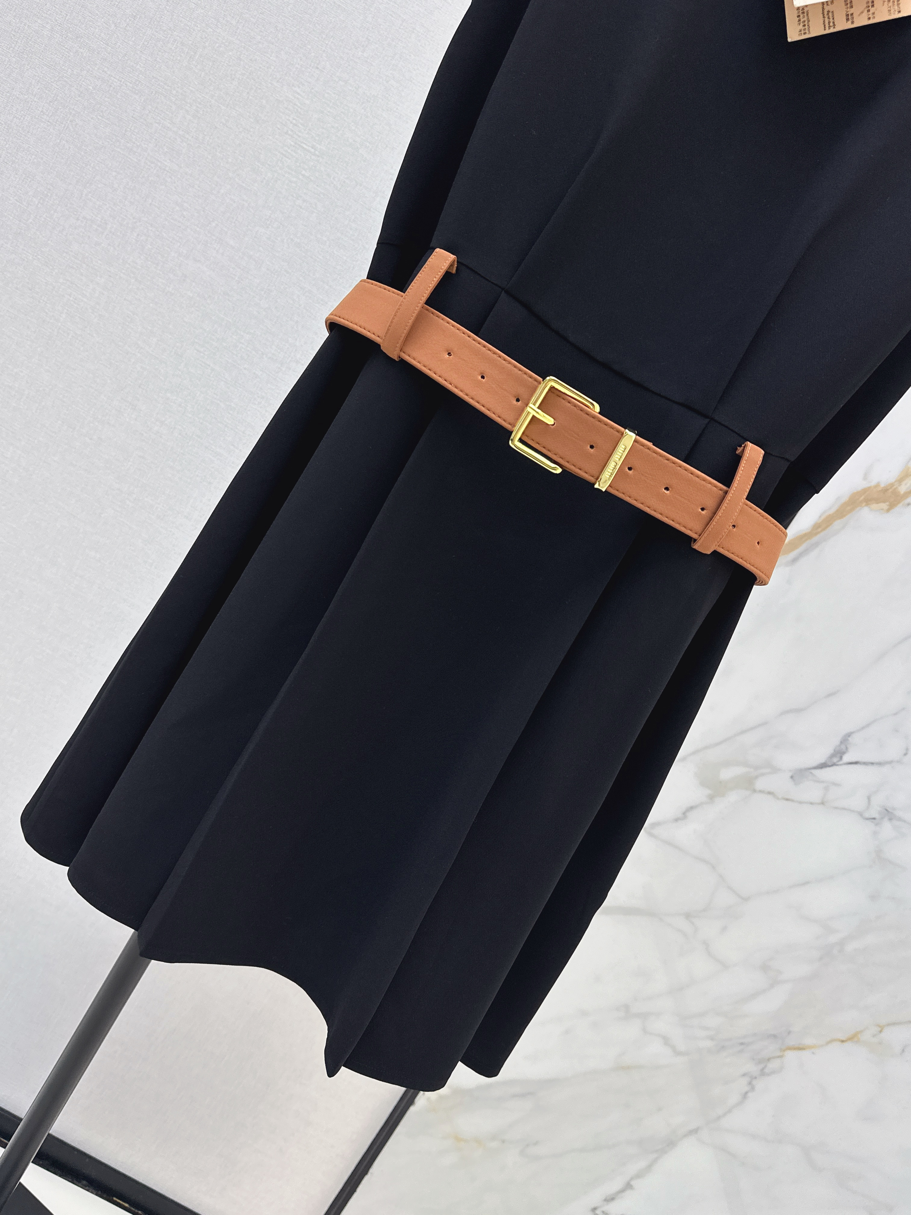 Miu 26ss sleeveless belted dress