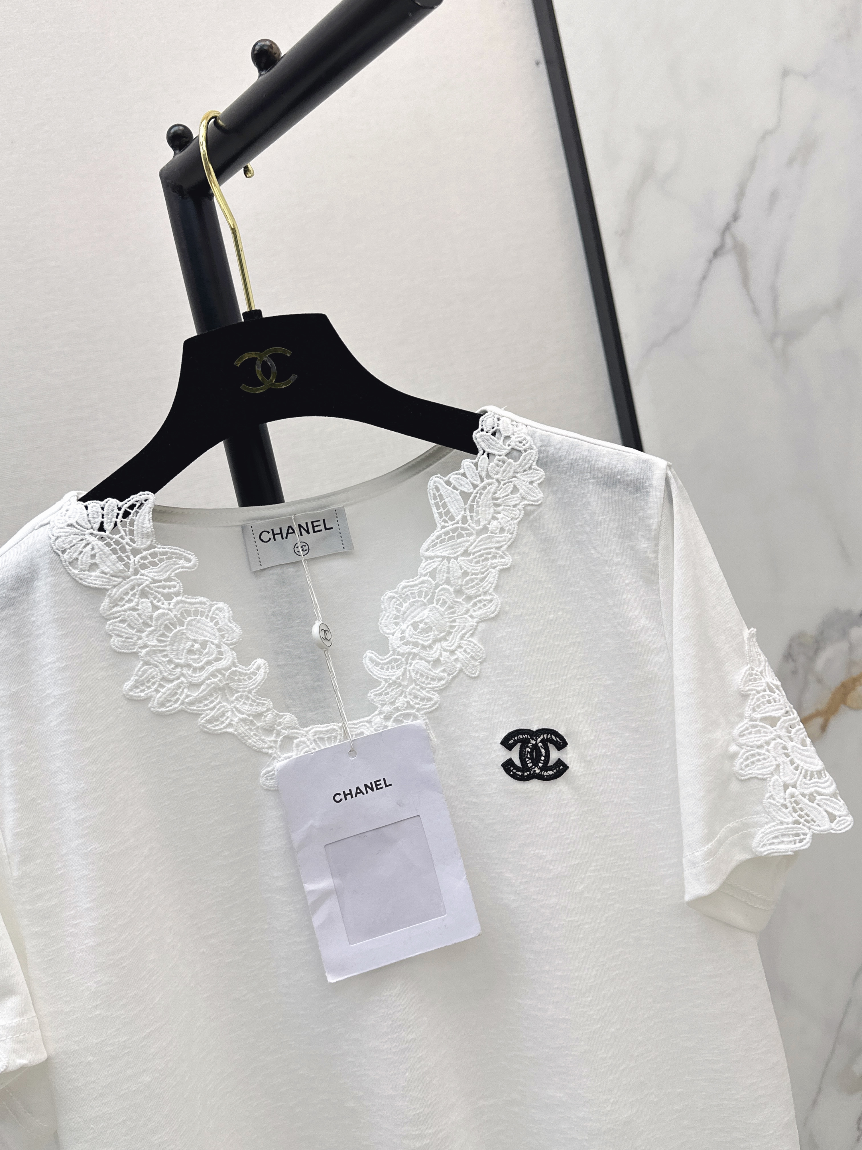 Chan 26ss contract lace t-shirt