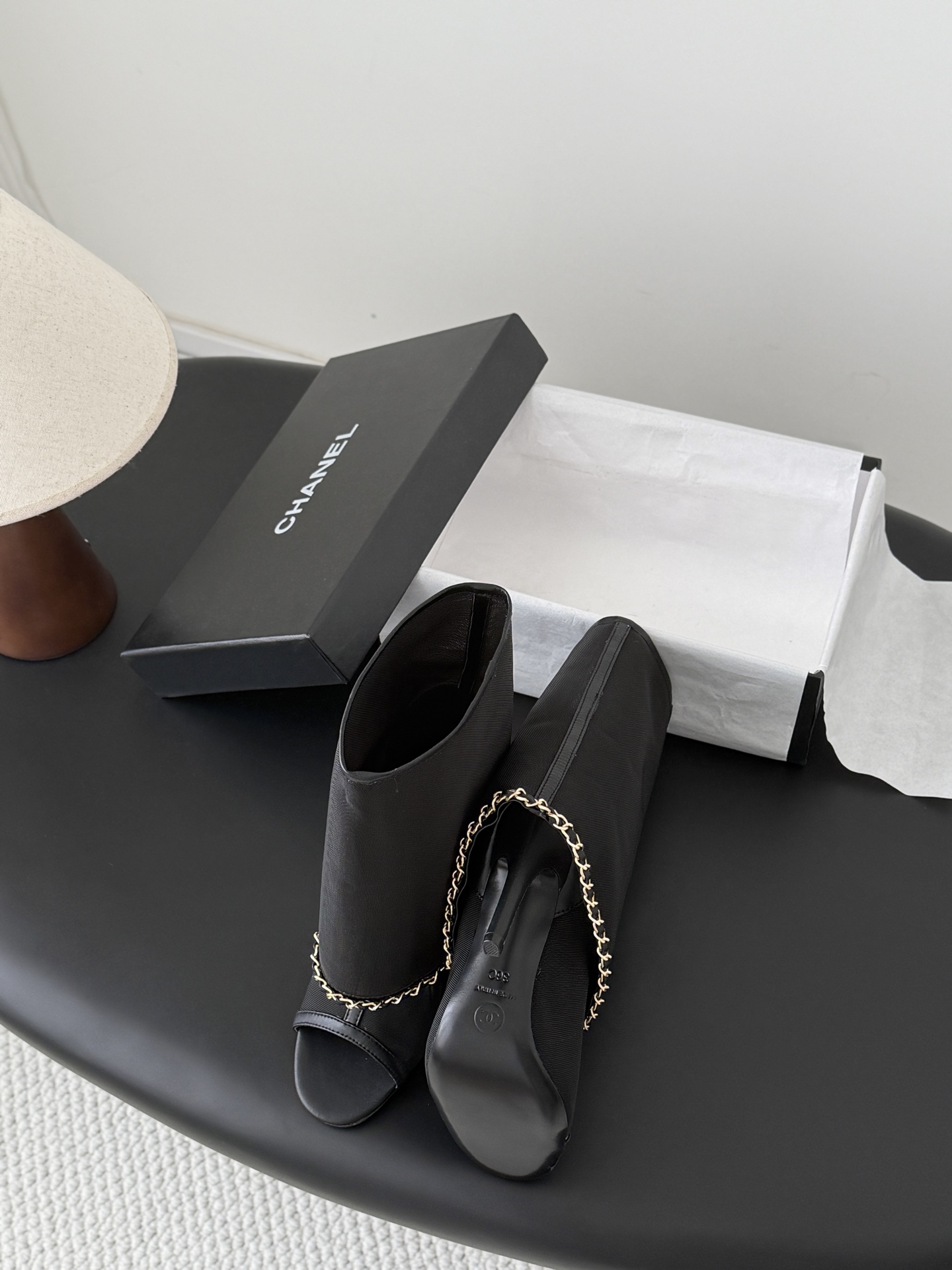 Chan 26K meash ankle boot