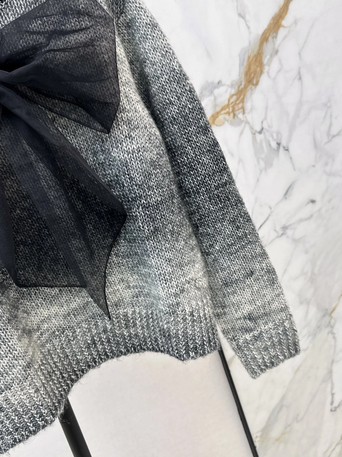 Chan 25fw gradient bow sweater