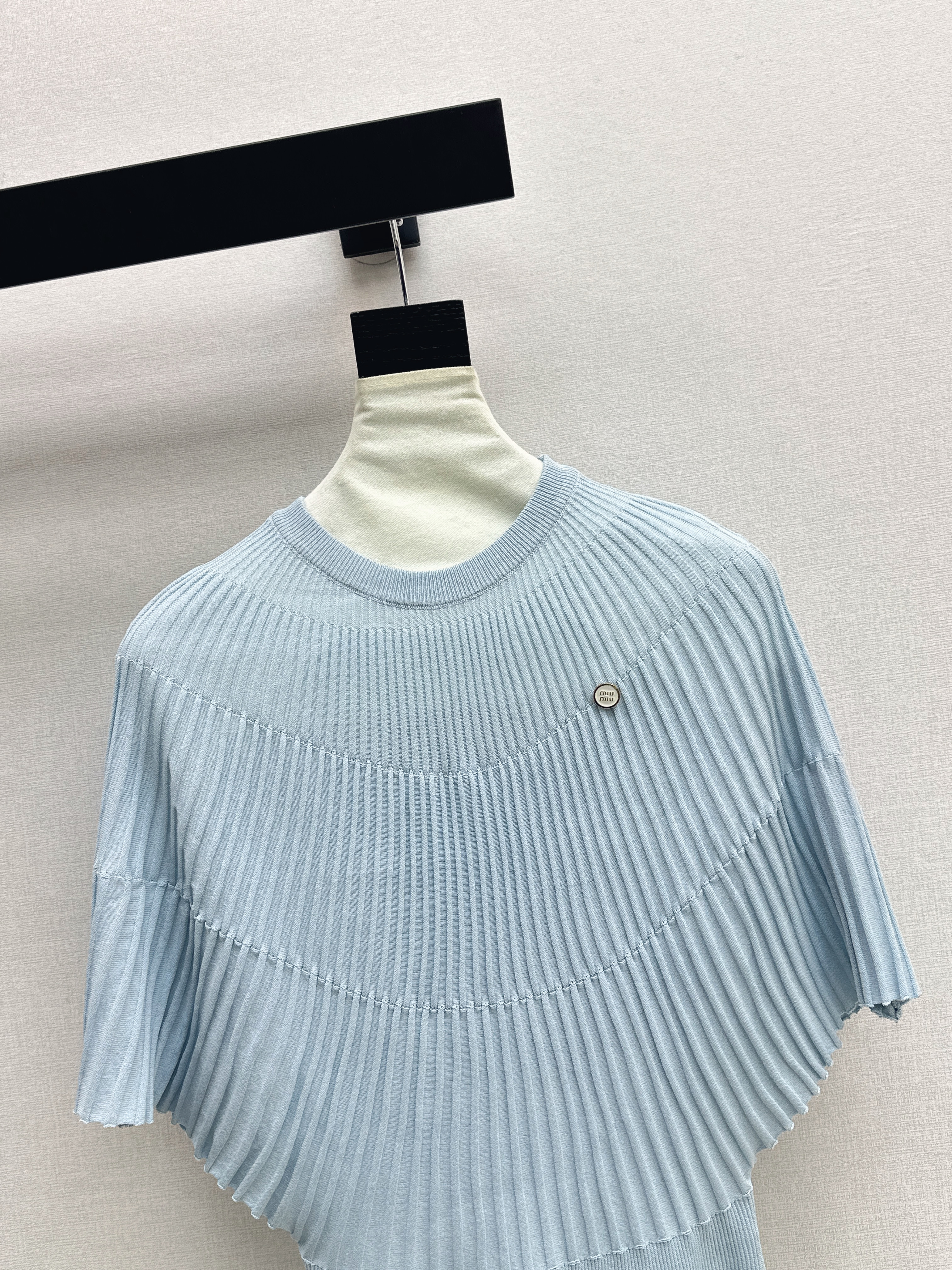 Miu 26ss cape knitwear