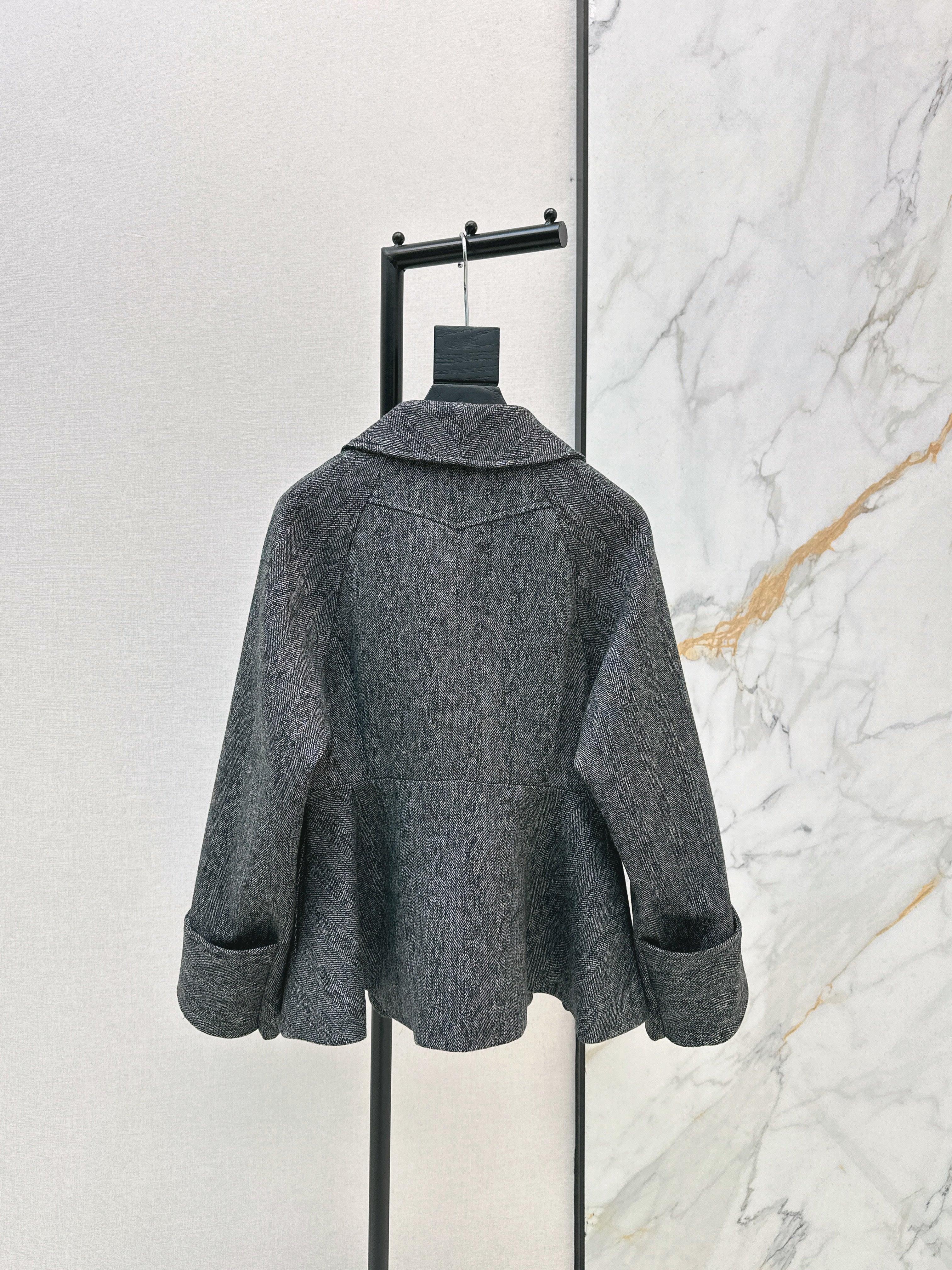 Chol 26ss ruffle-hem belted jacket