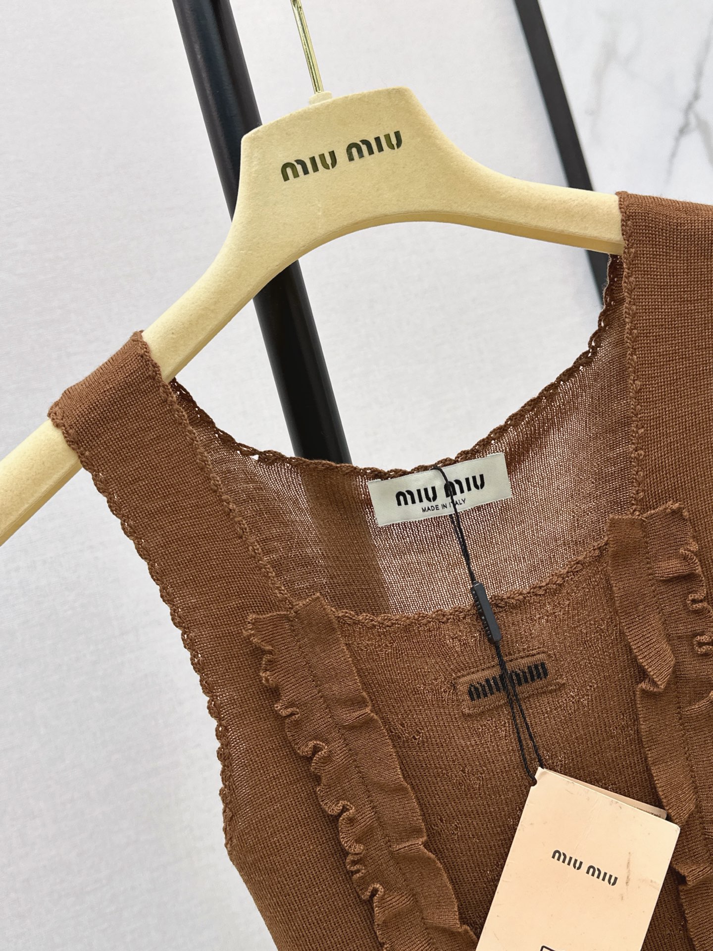 Miu 26ss ruffle knit vest