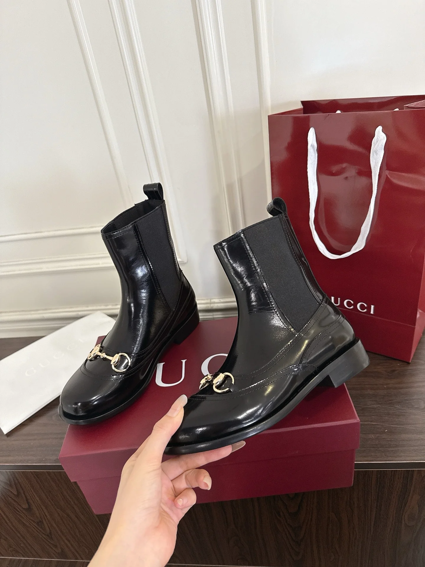 Gucc 25fw combat boots