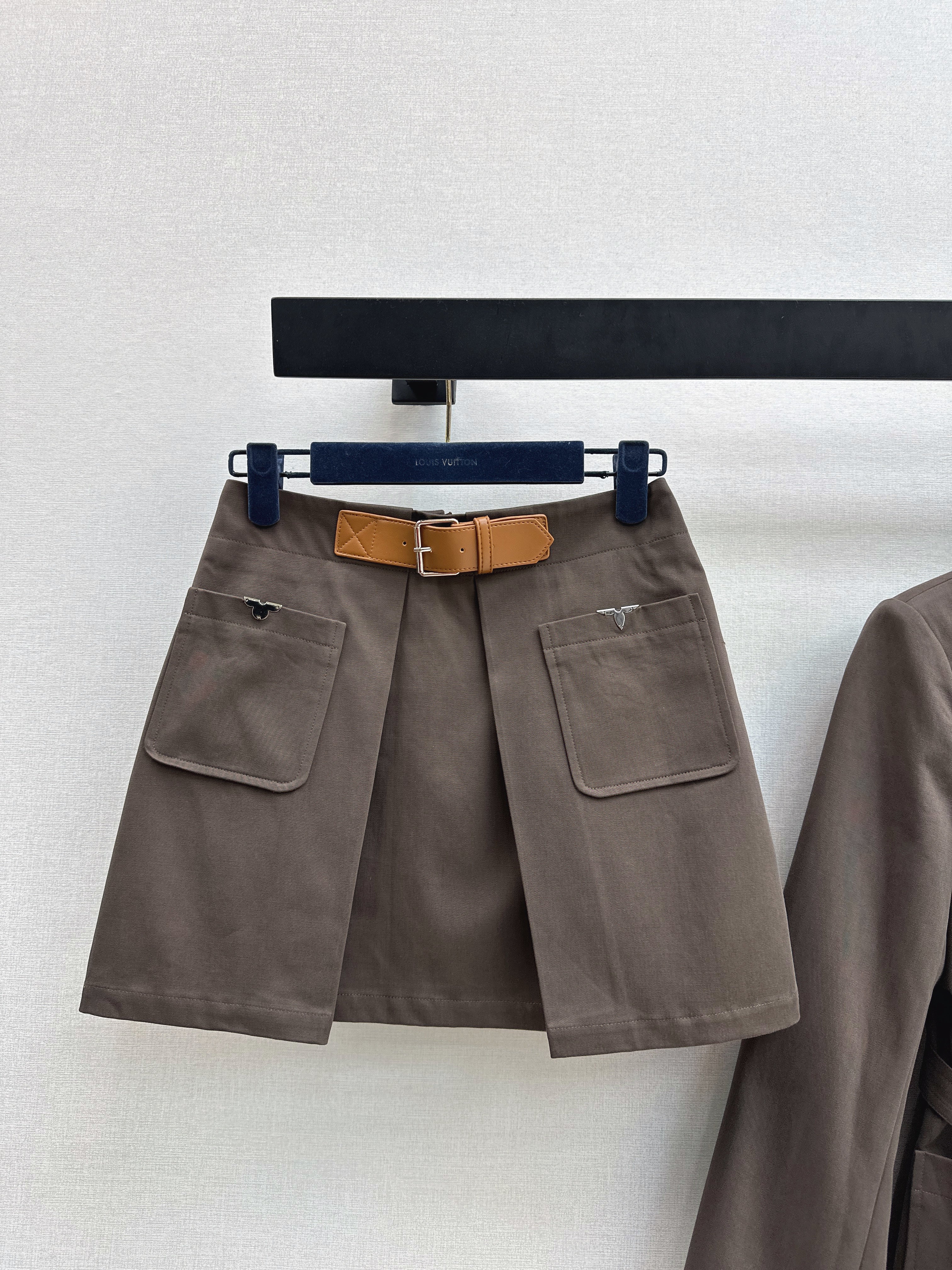 Loui 26ss belted blazer