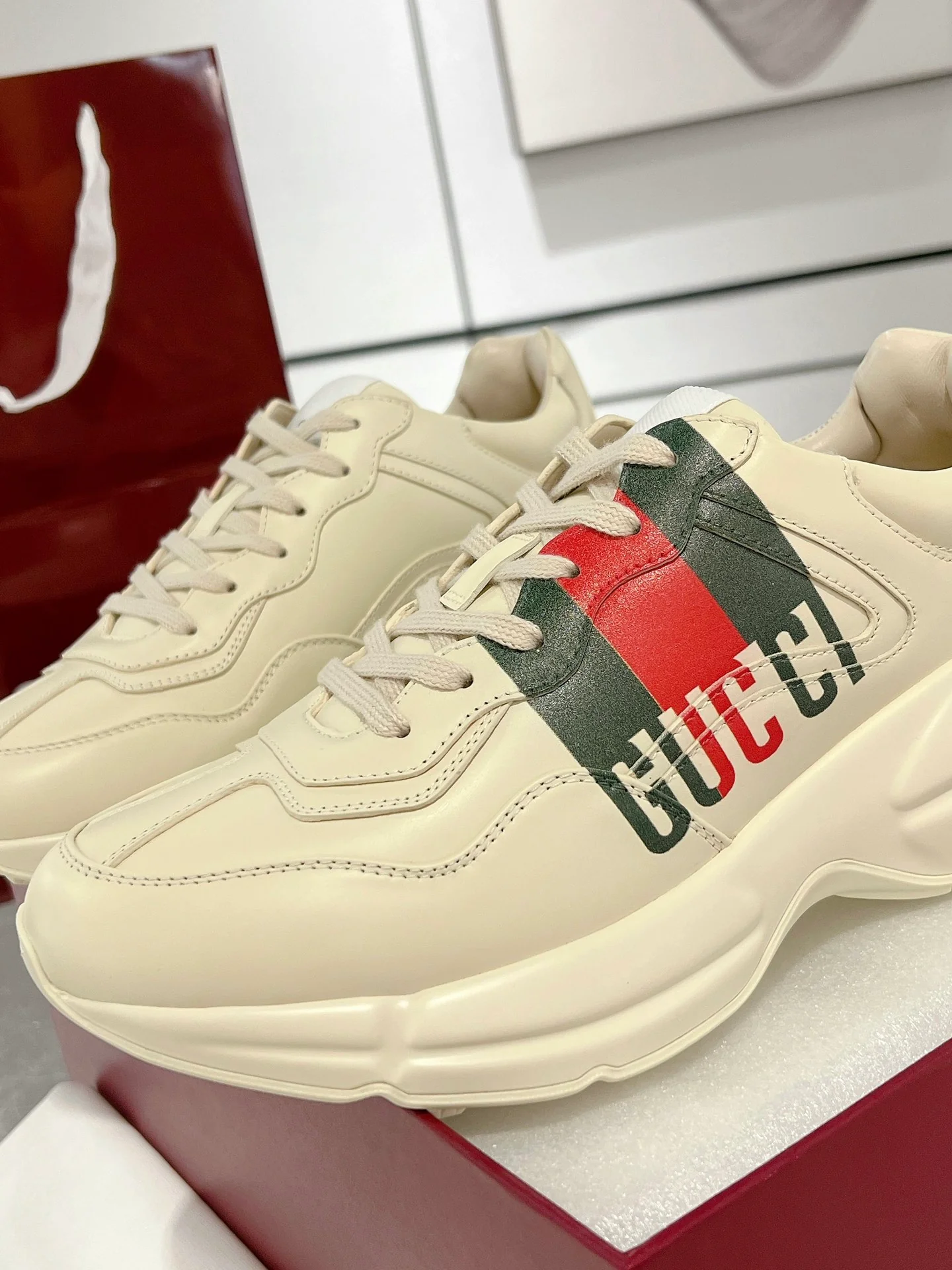 Gucc 25fw rhyton series dad's shoes