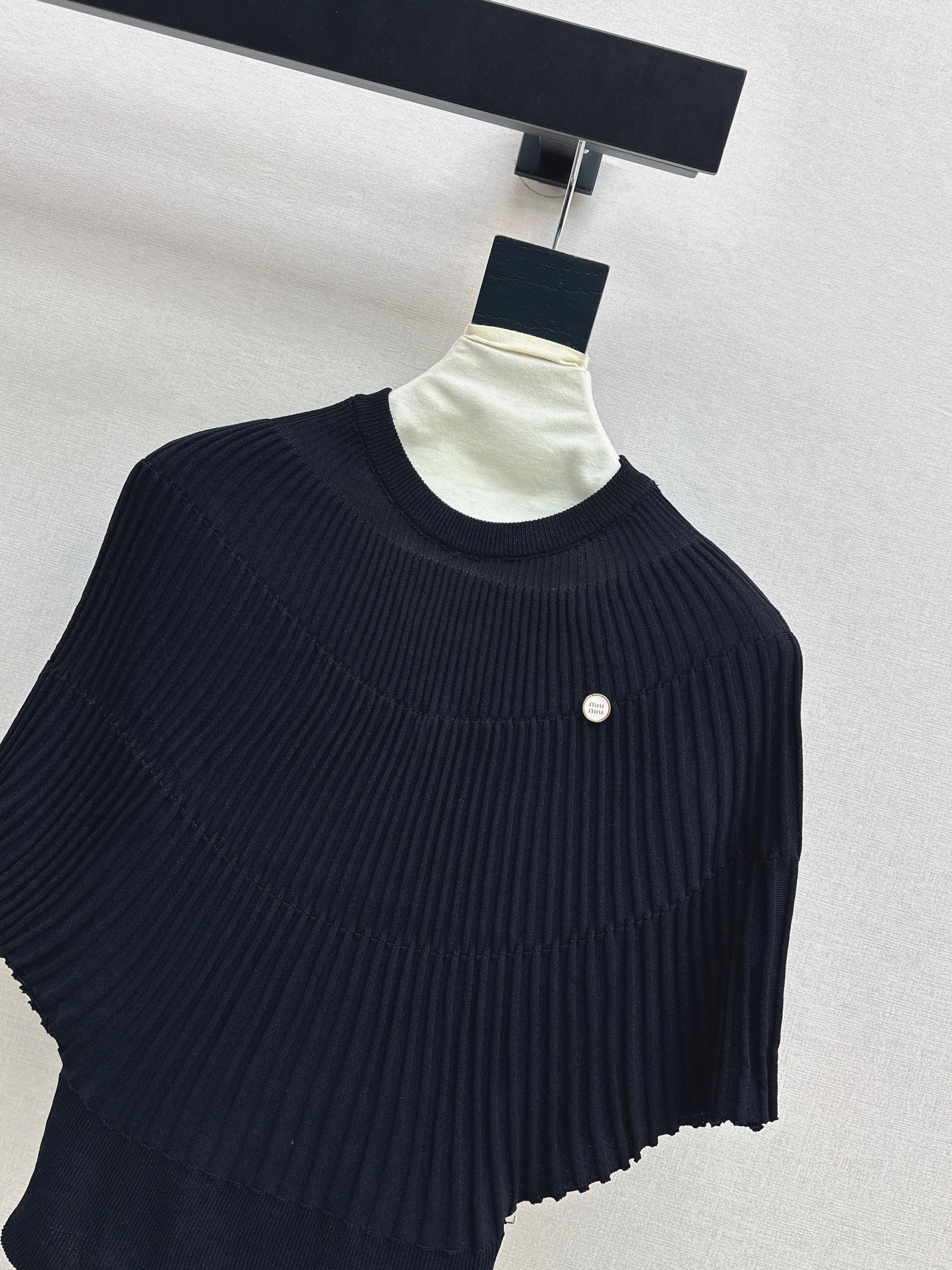 Miu 26ss cape knitwear