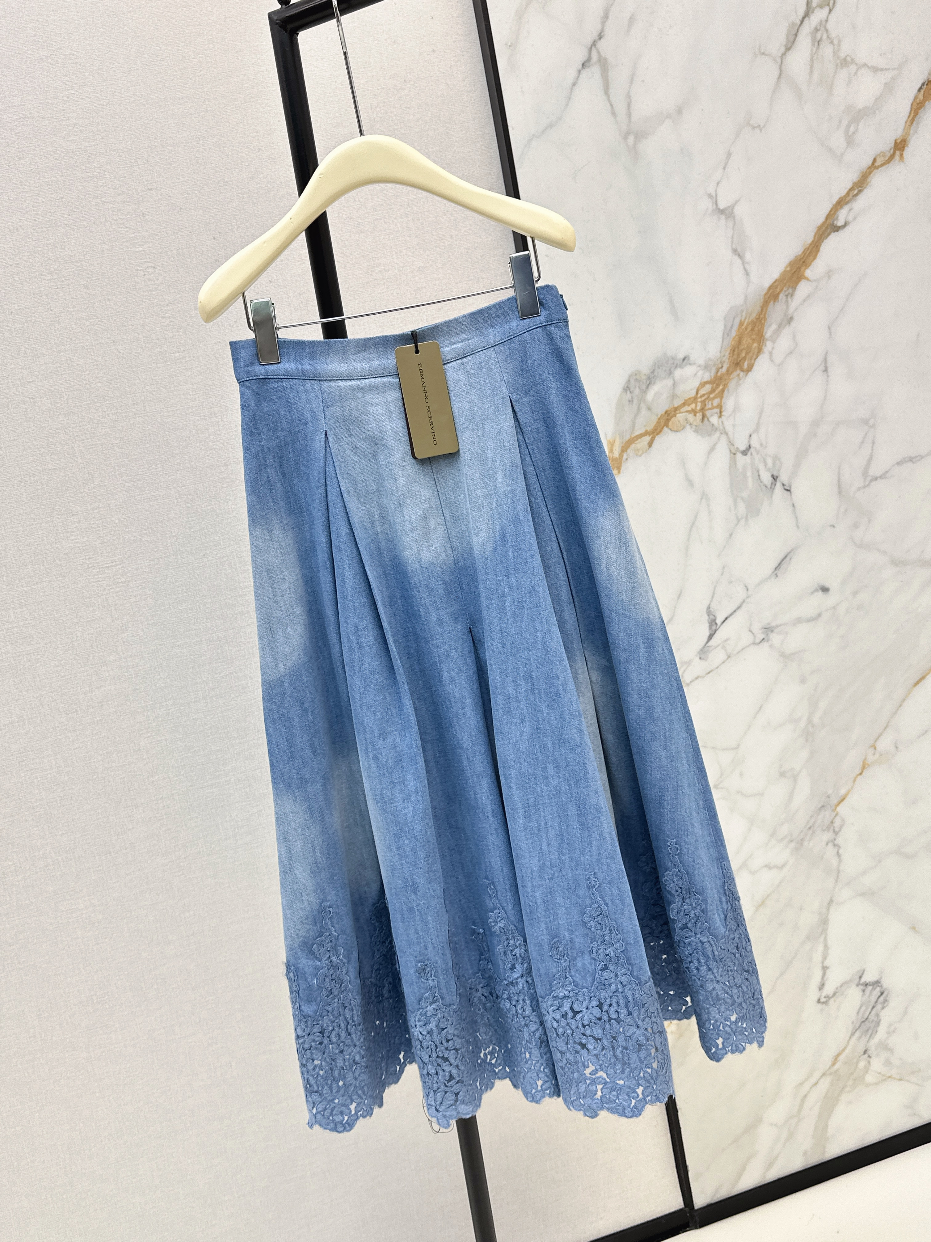 ES 26ss embroidery denim skirt