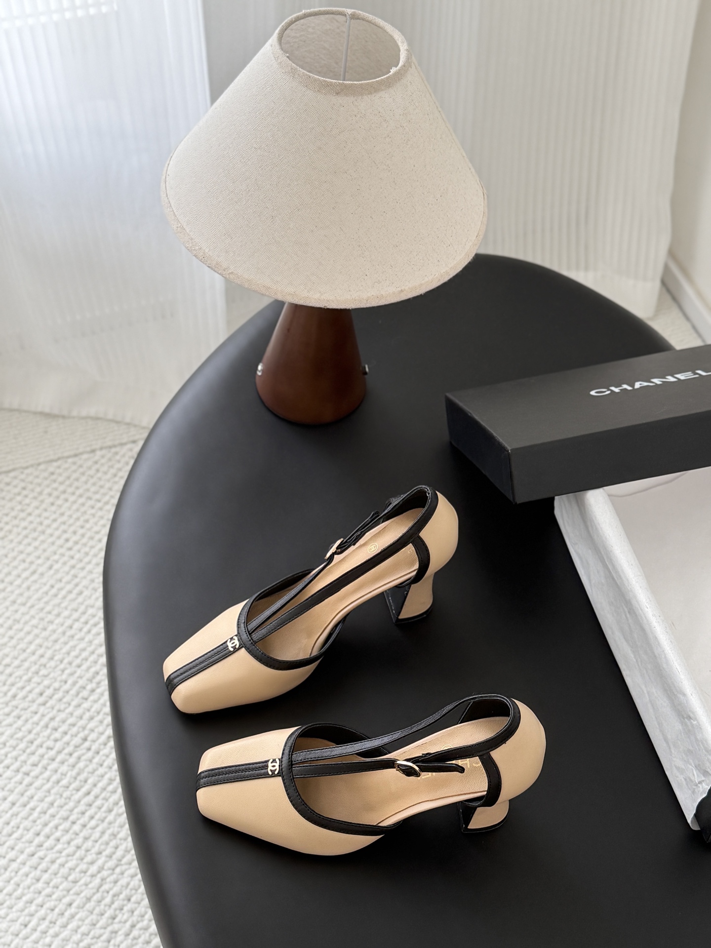 Chan 26K mary jane chunky heels