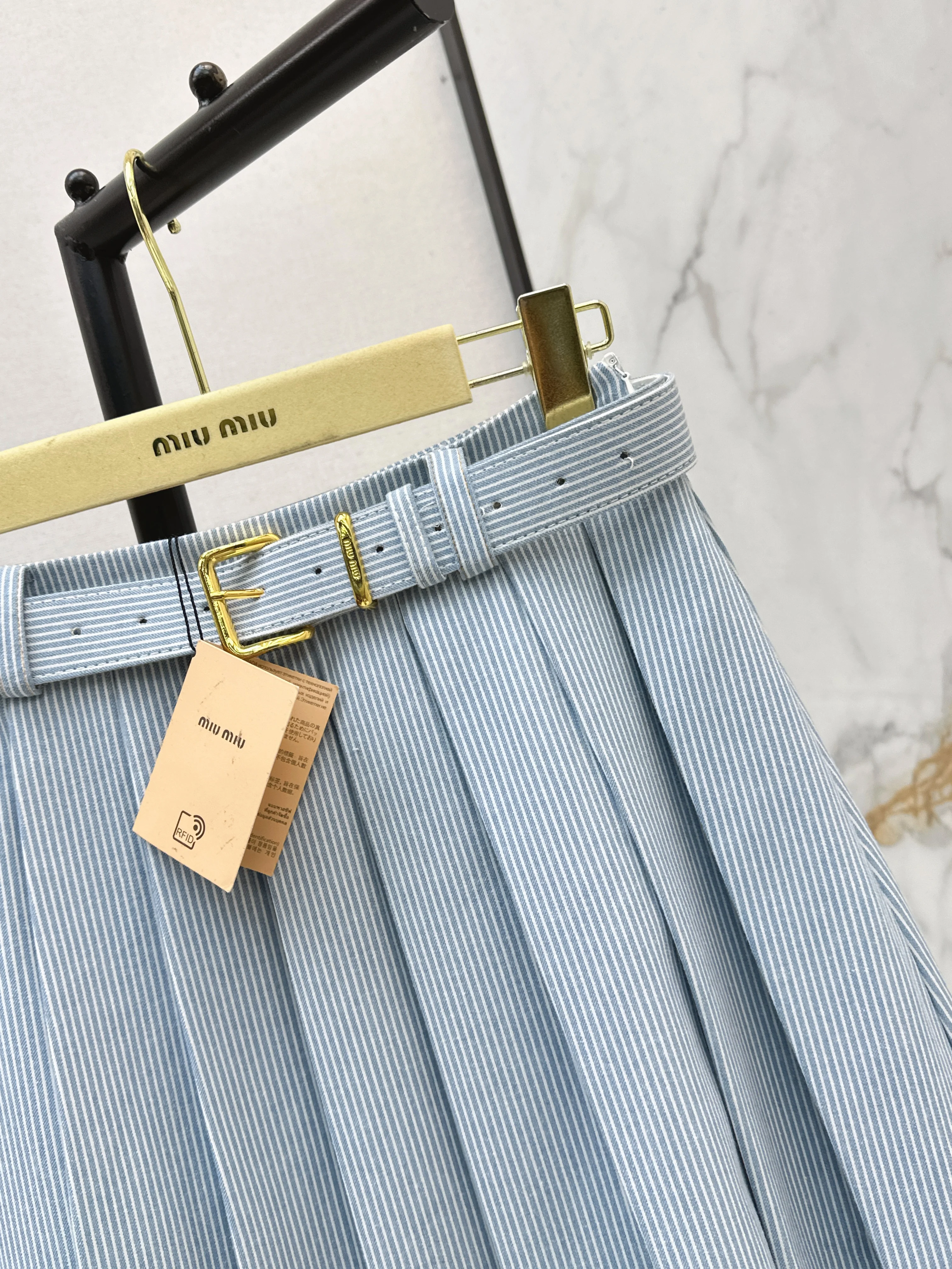 Miu 26ss stripe pleated shirts