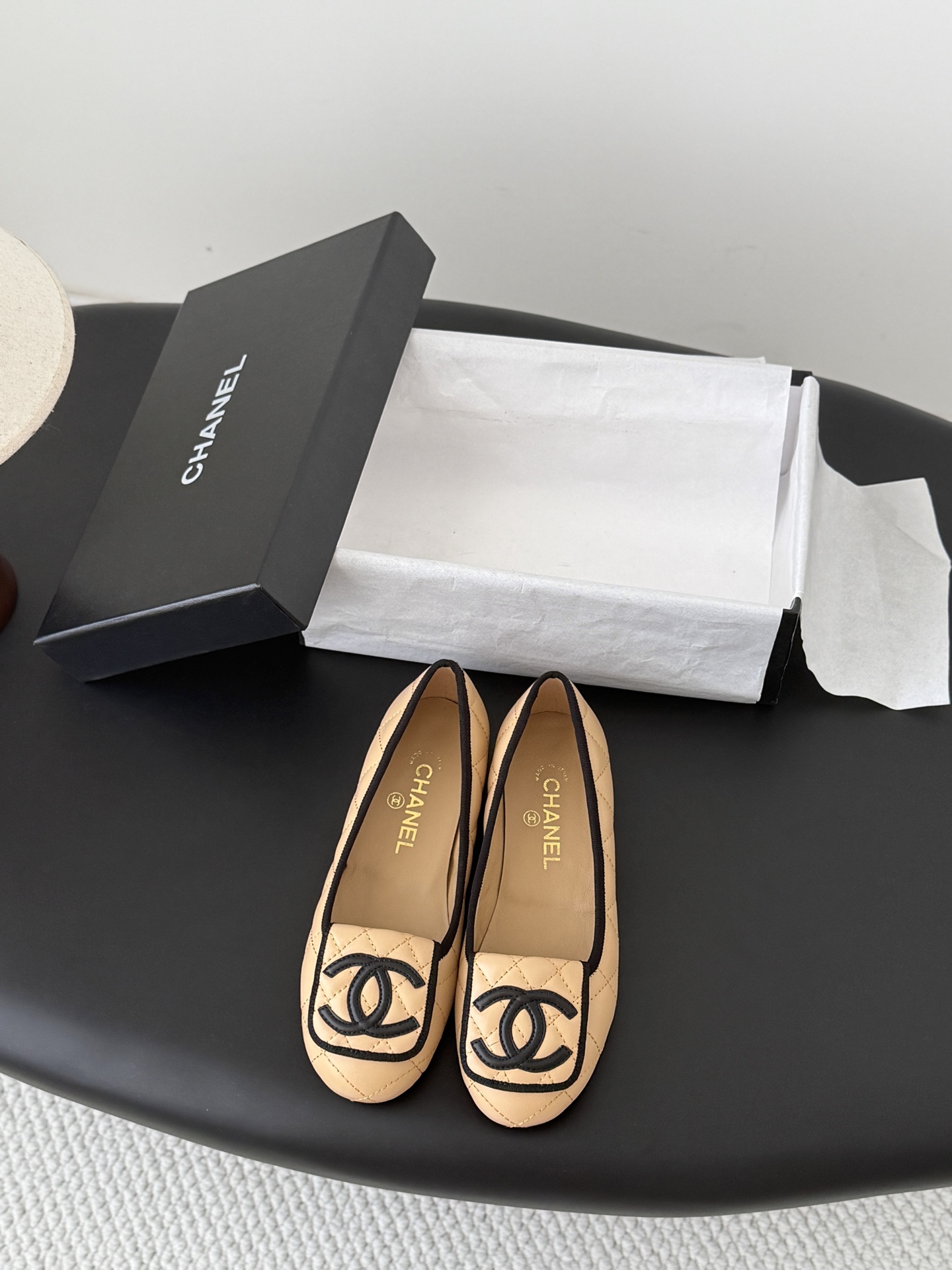Chan 26C ballet flats