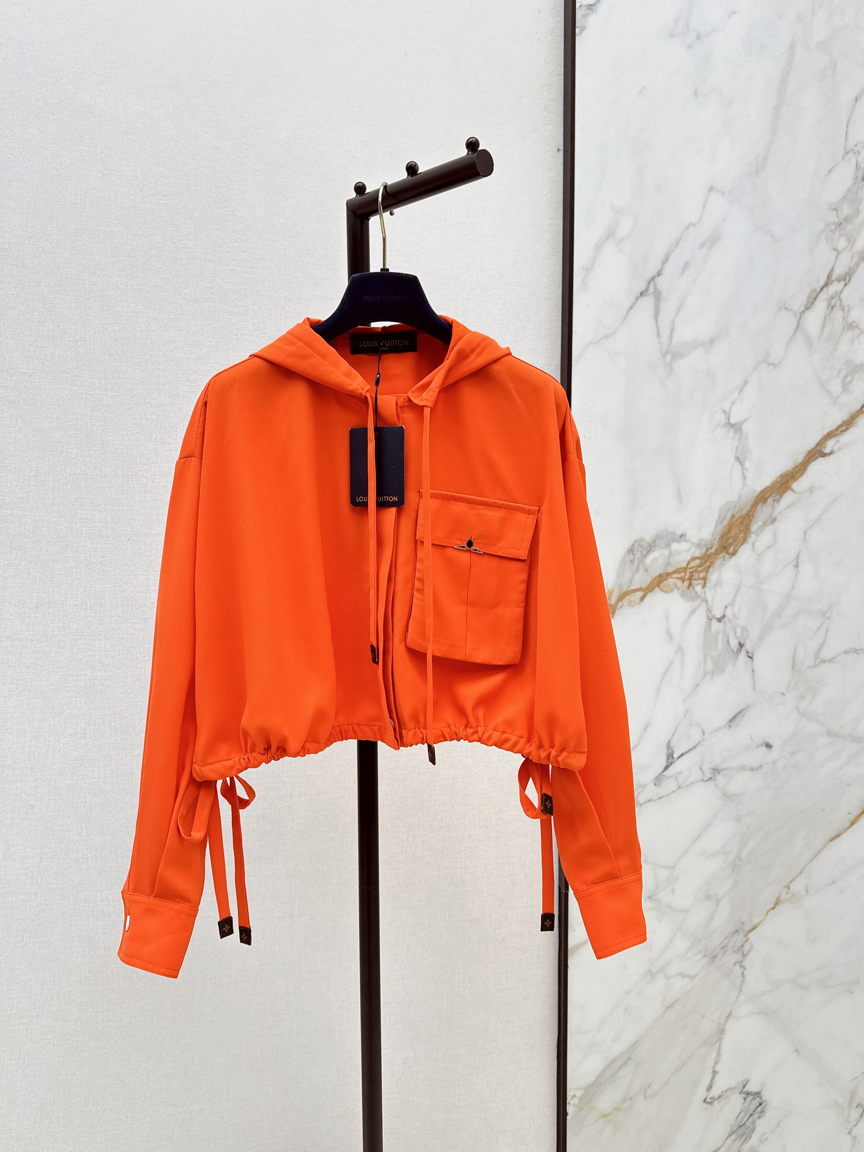 Loui 26ss hoodeddrawstring top