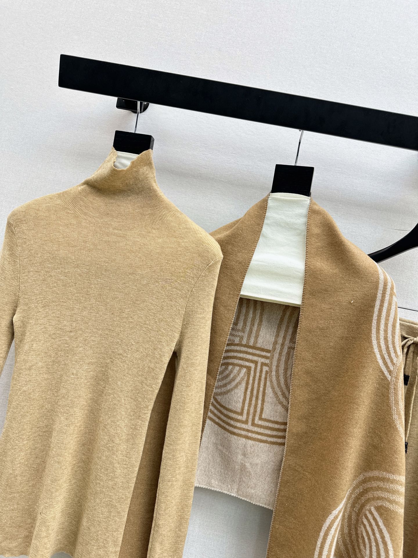 Herm 26ss knit outfit sets basic tee+pant+shawl