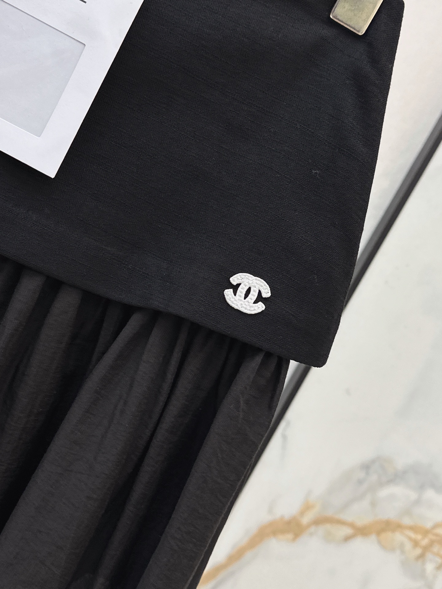 Chan 26ss contract mesh skirt