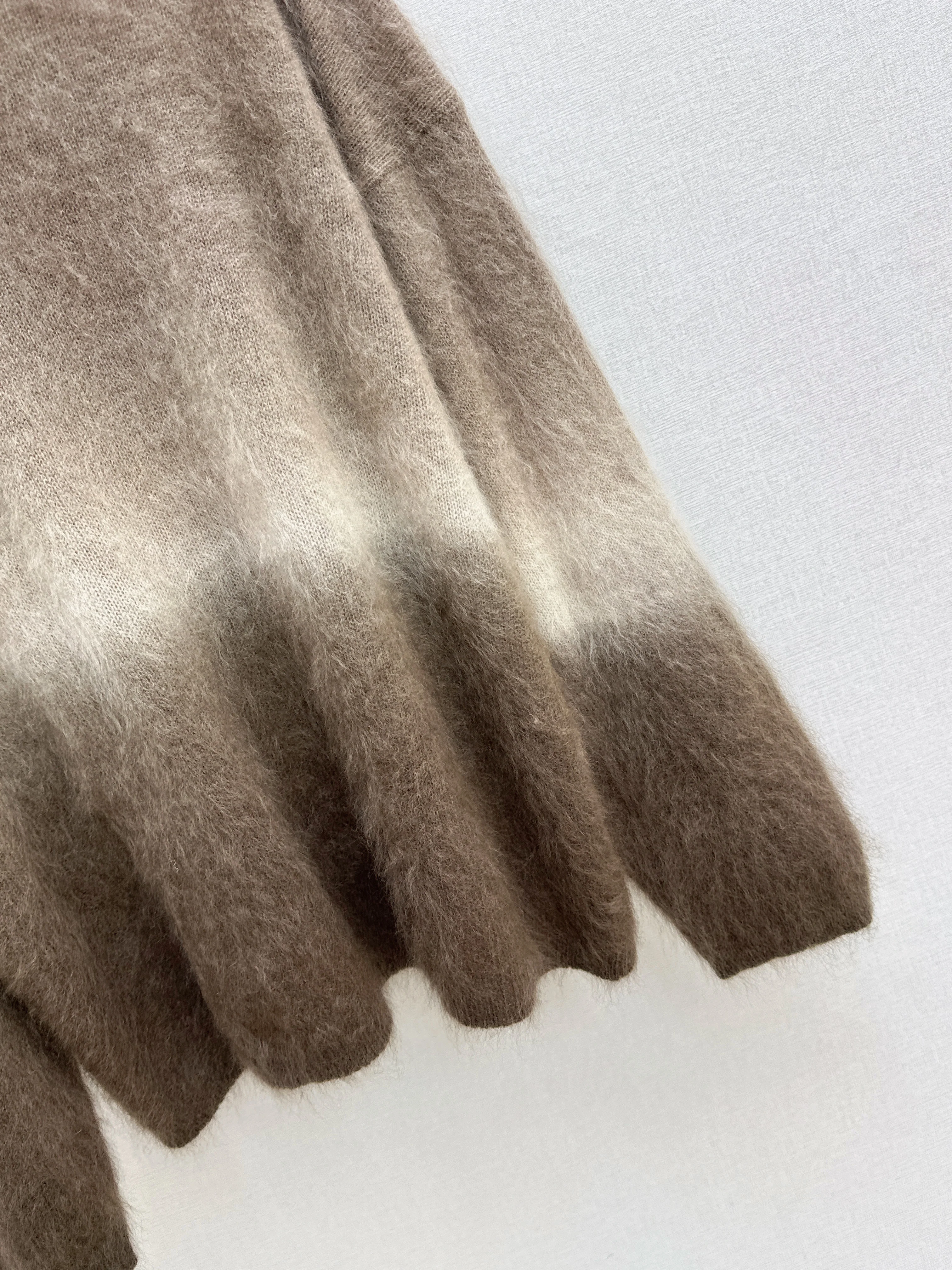 Max 26ss gradient colors sweater