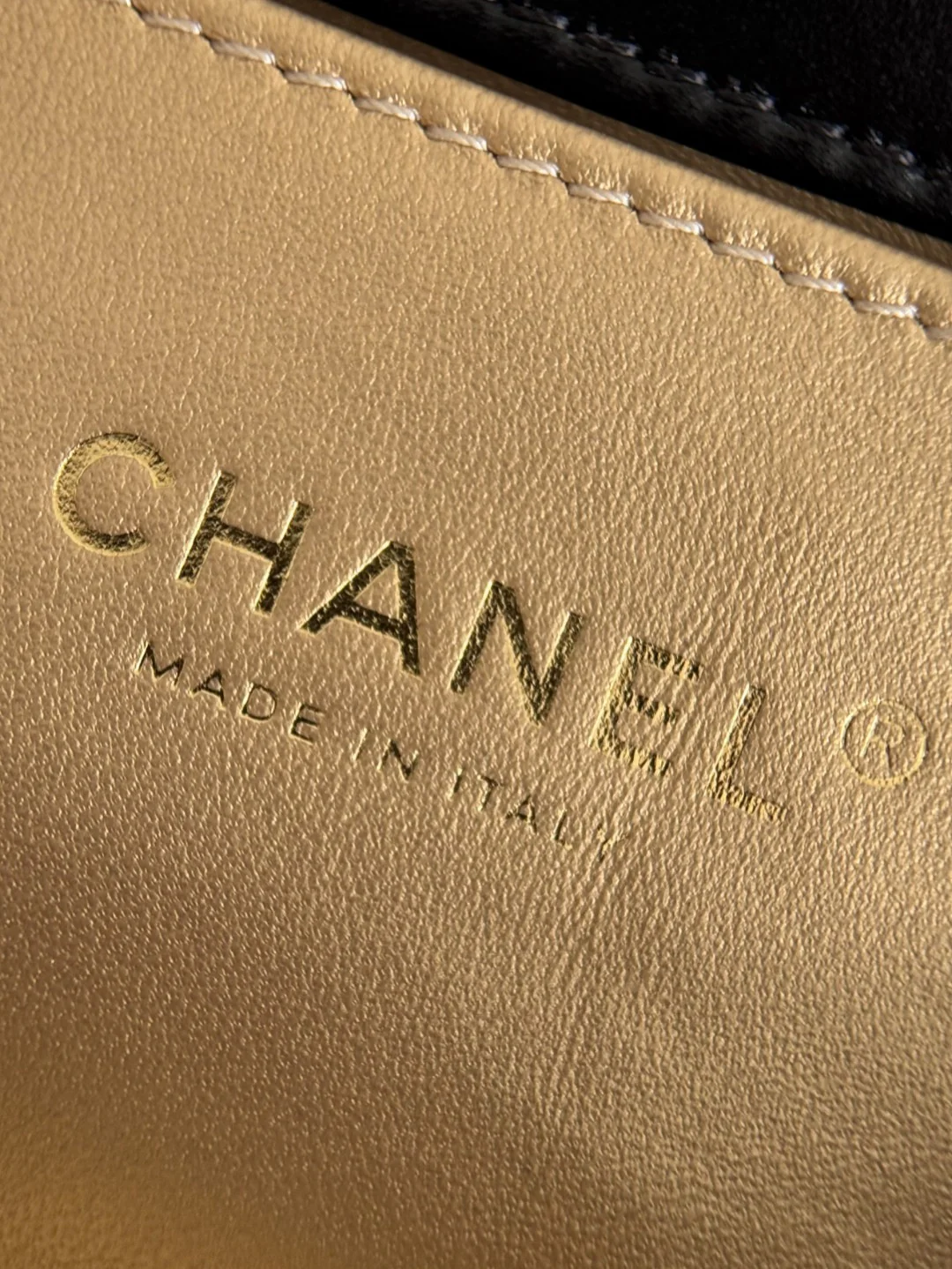 Chan 25S chain shoulder bag