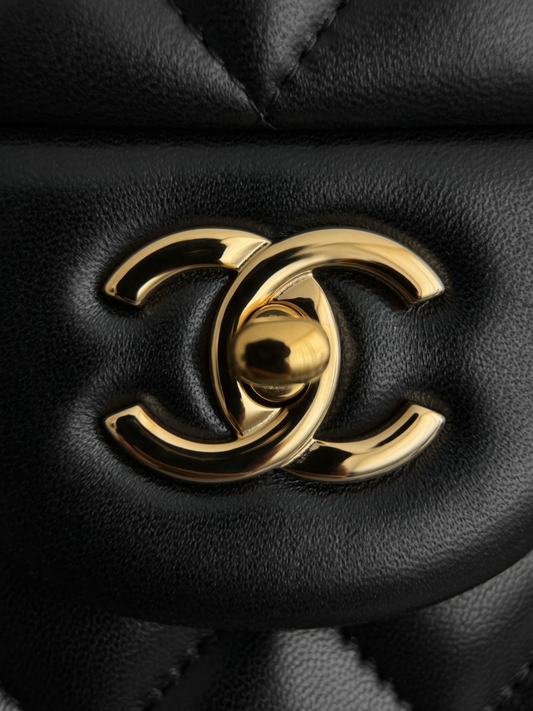 Chan cf30 chian shoulder bag