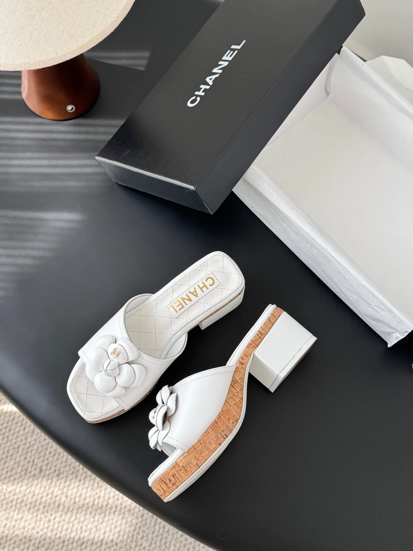 Chan 26ss camellia sides sandals