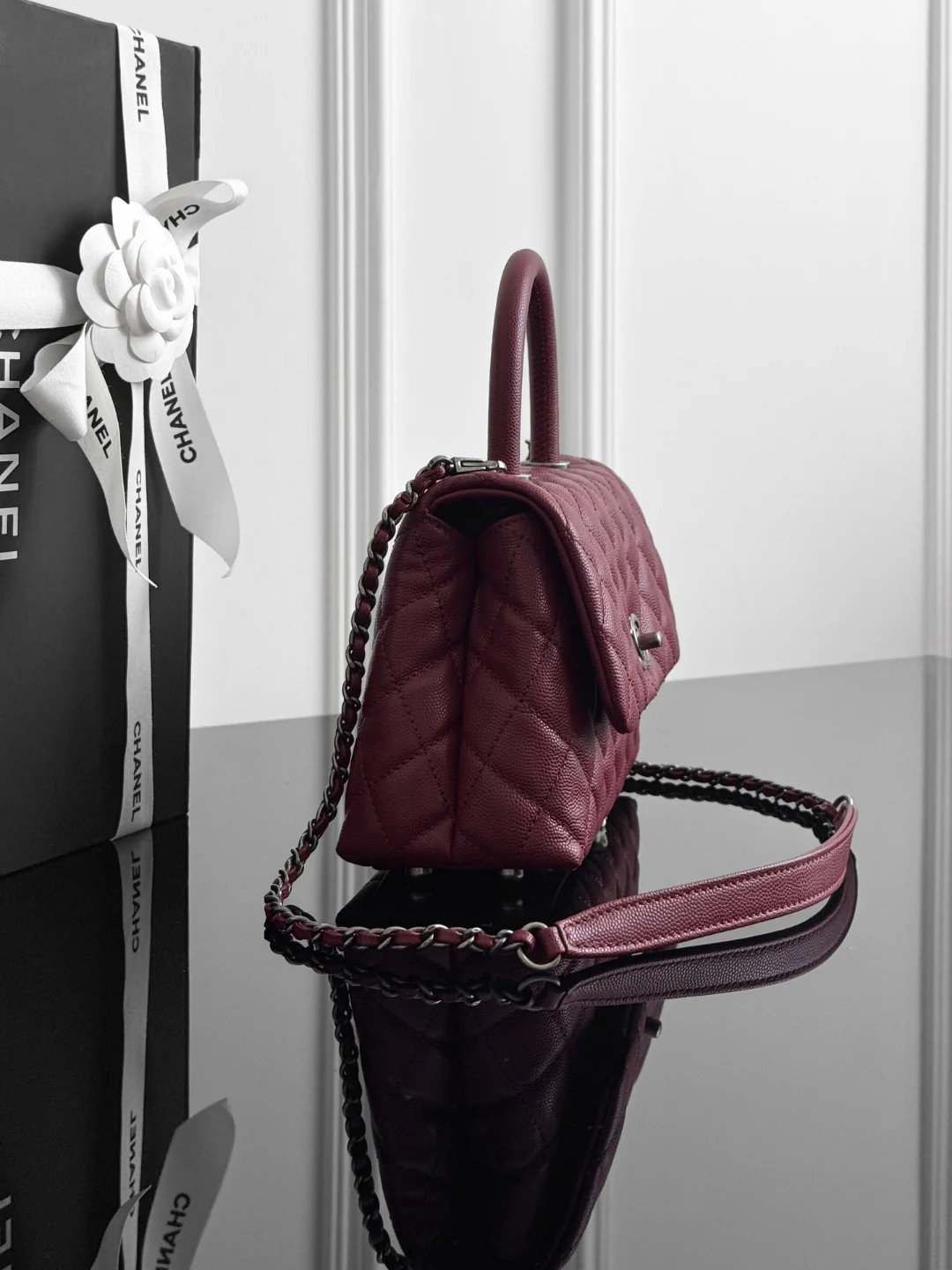 Chan coco handle shoulder bag