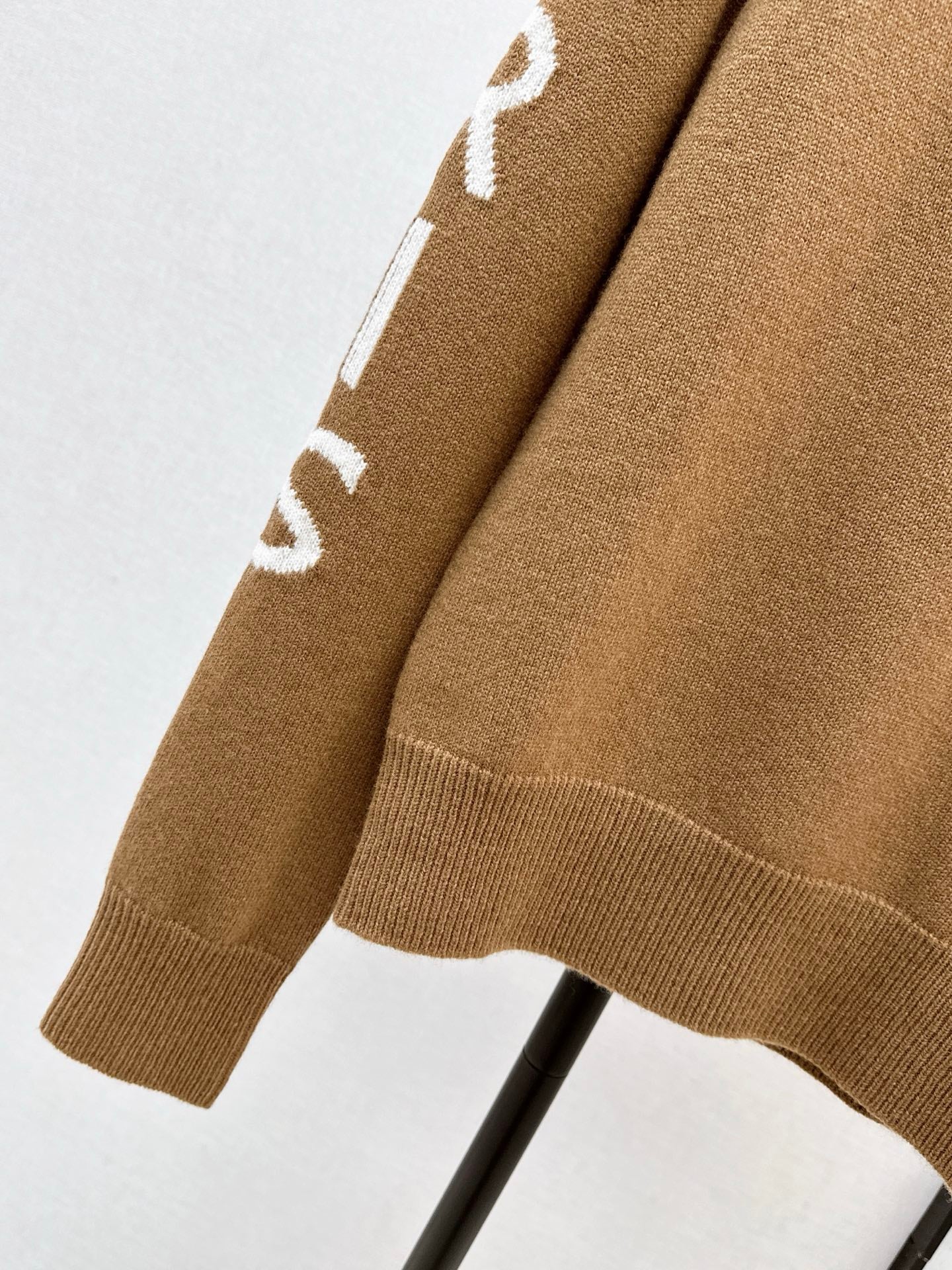 Celi 26ss wool sweater