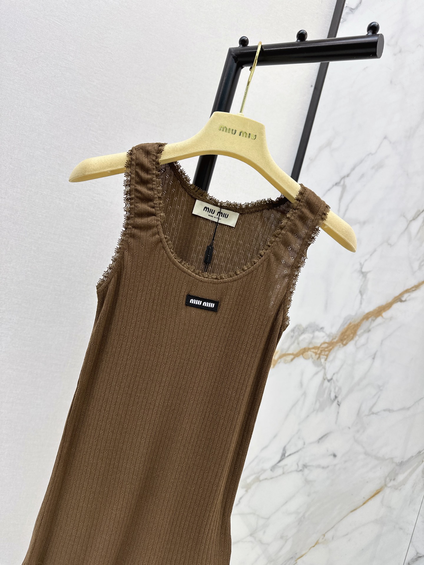 Miu 26ss lace ruffle vest
