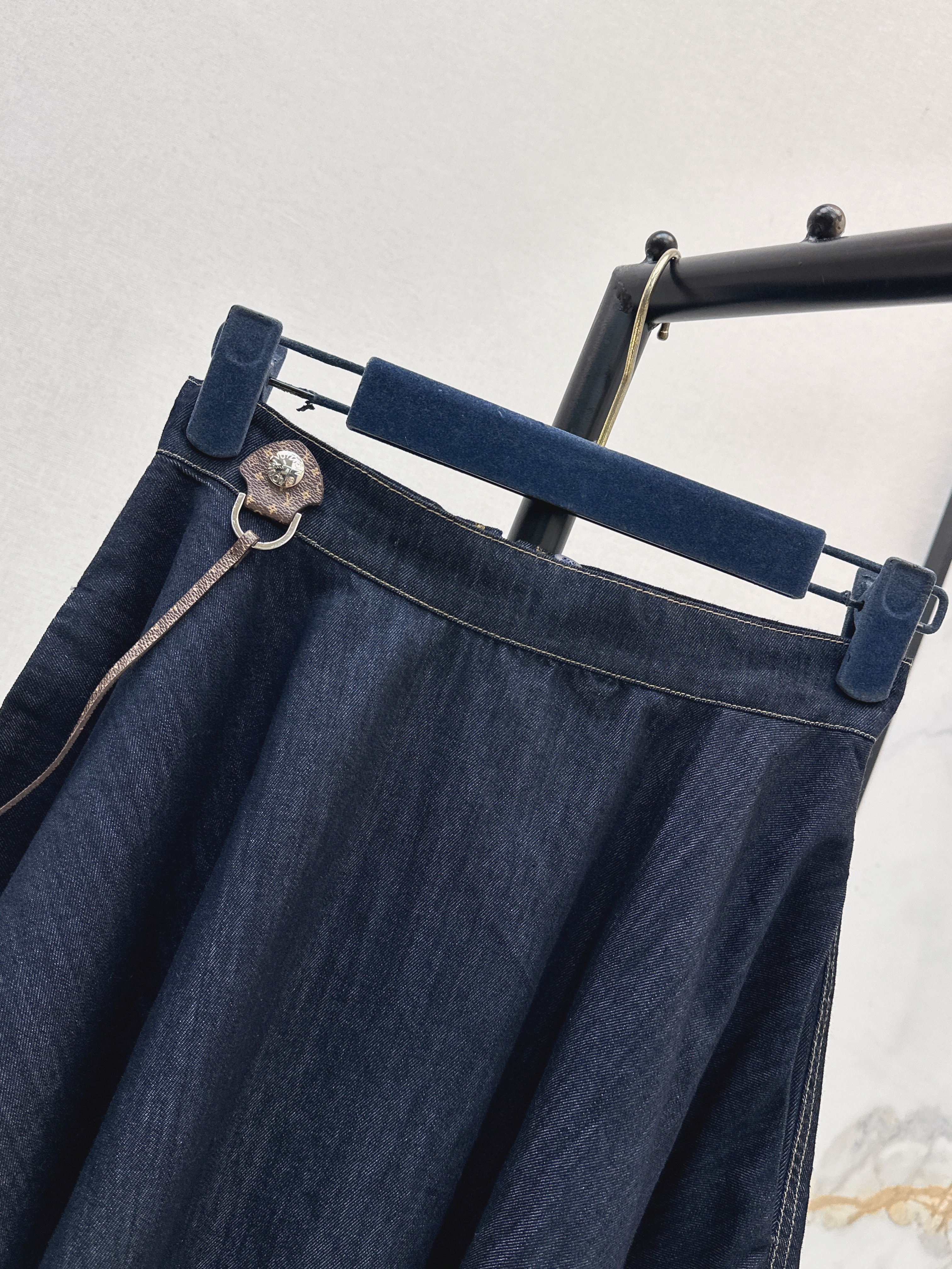 Louis 26SS Asymmetric Denim Skirt