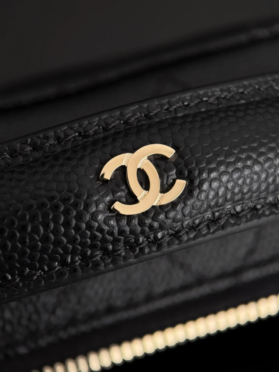 Chan 25C shell bag with chain