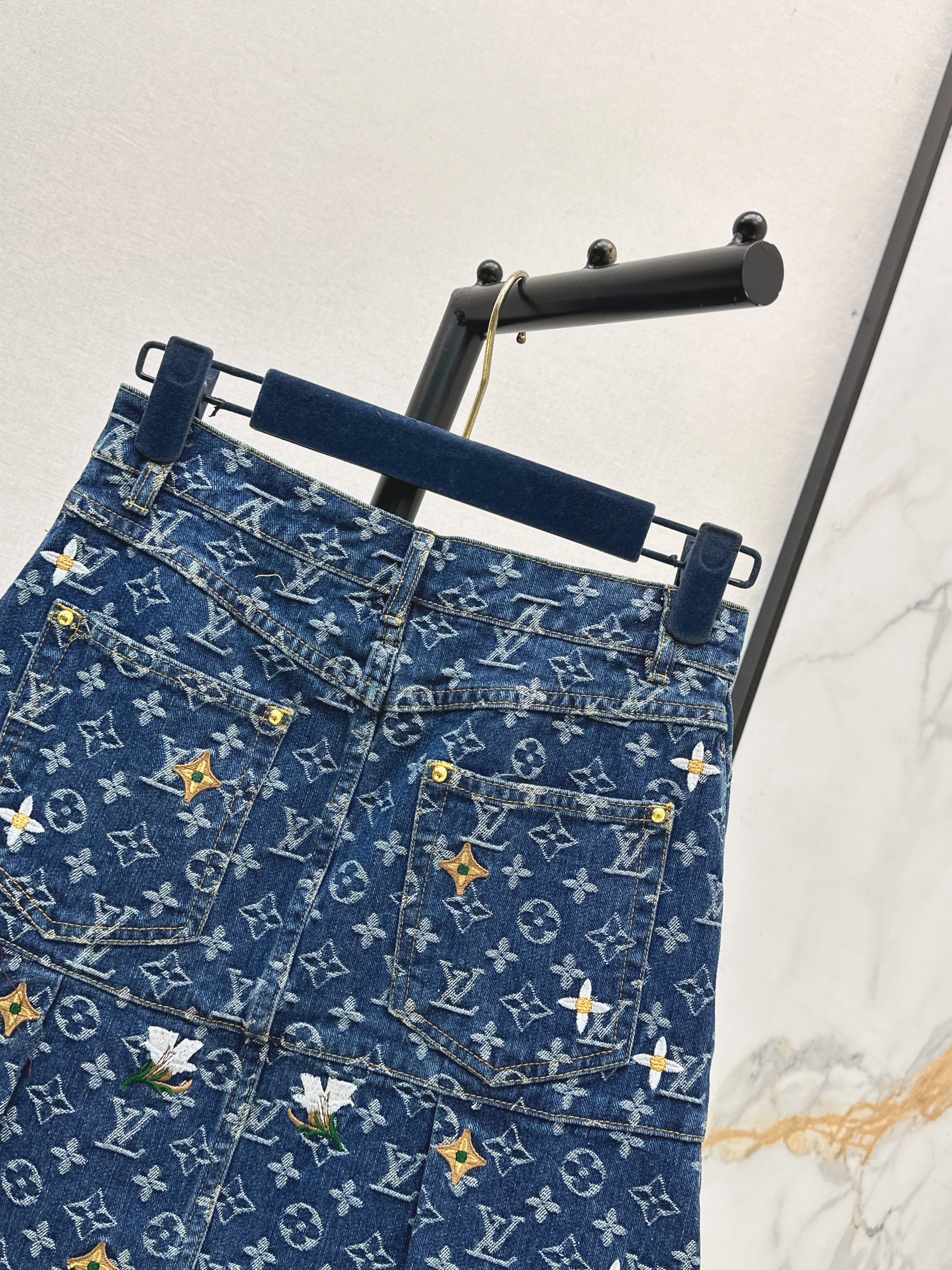 Loui 26ss embroidery denim skirt