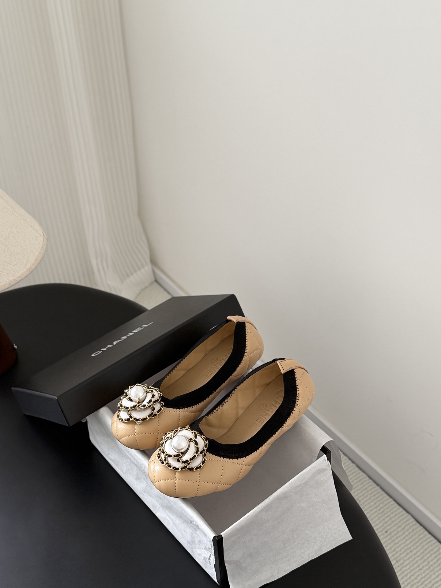 Chan 26ss camellia pumps