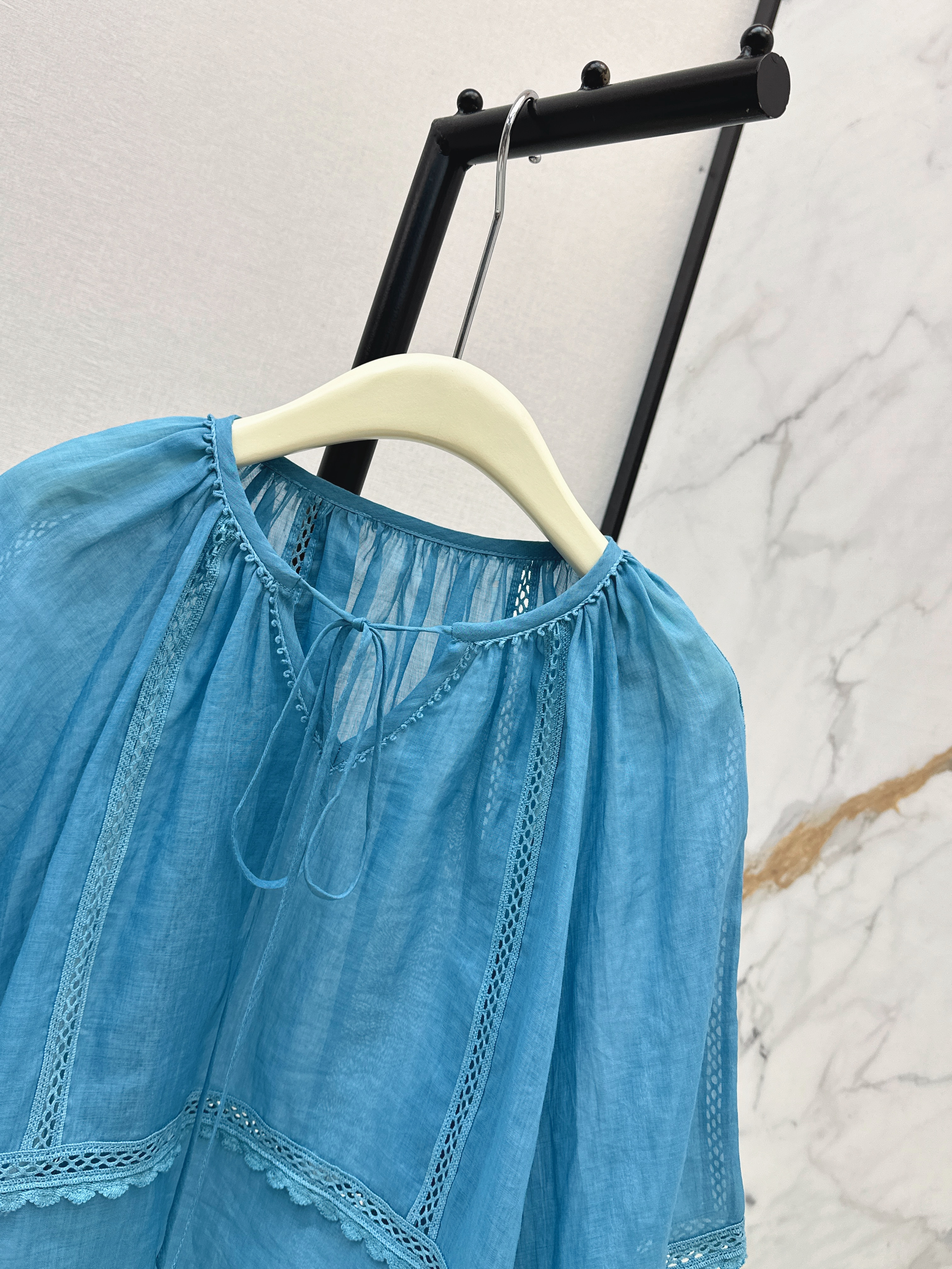 Chol 26ss cape sleeve blouse