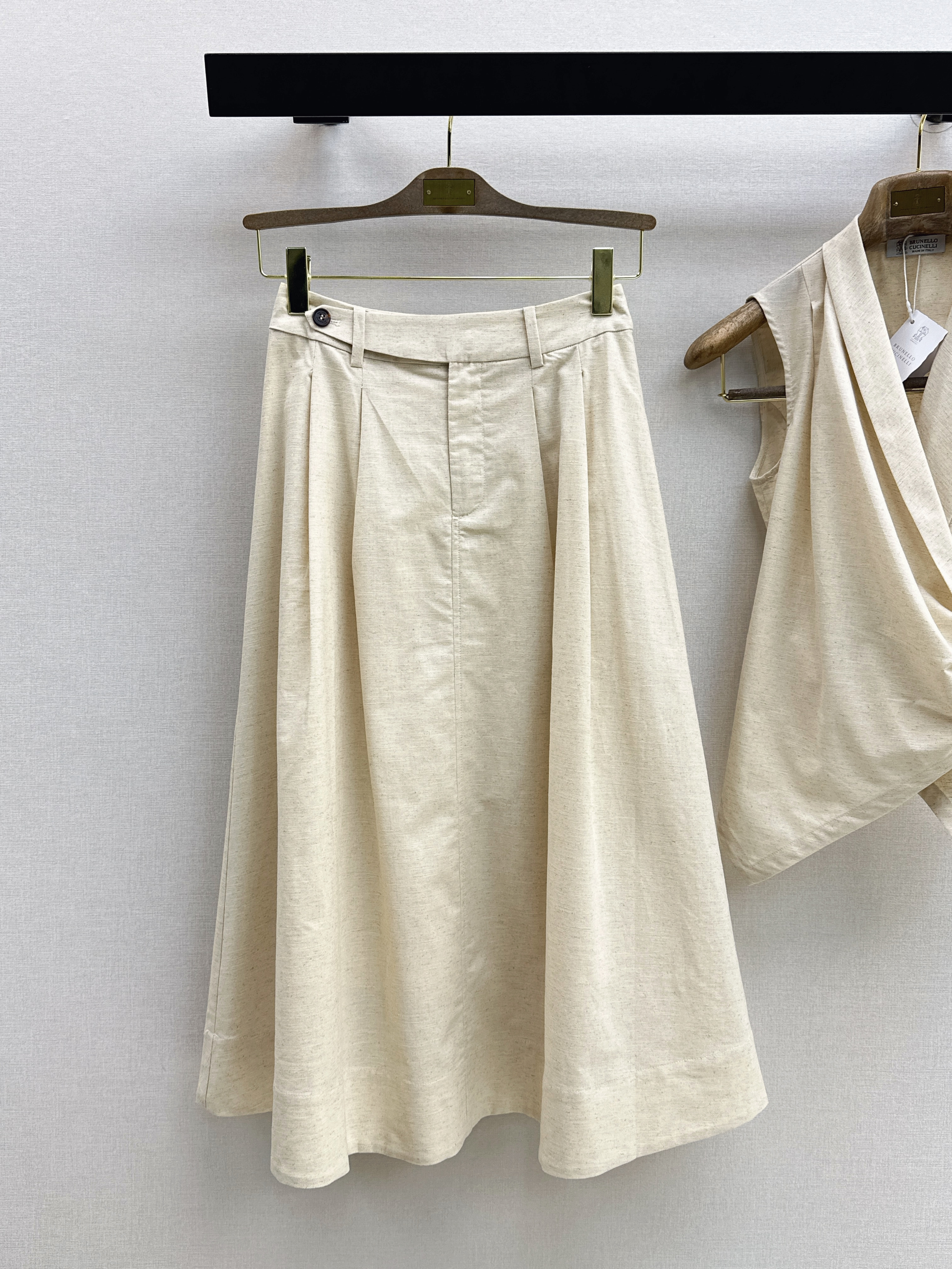 Brun 26ss sleeveless top skirt set