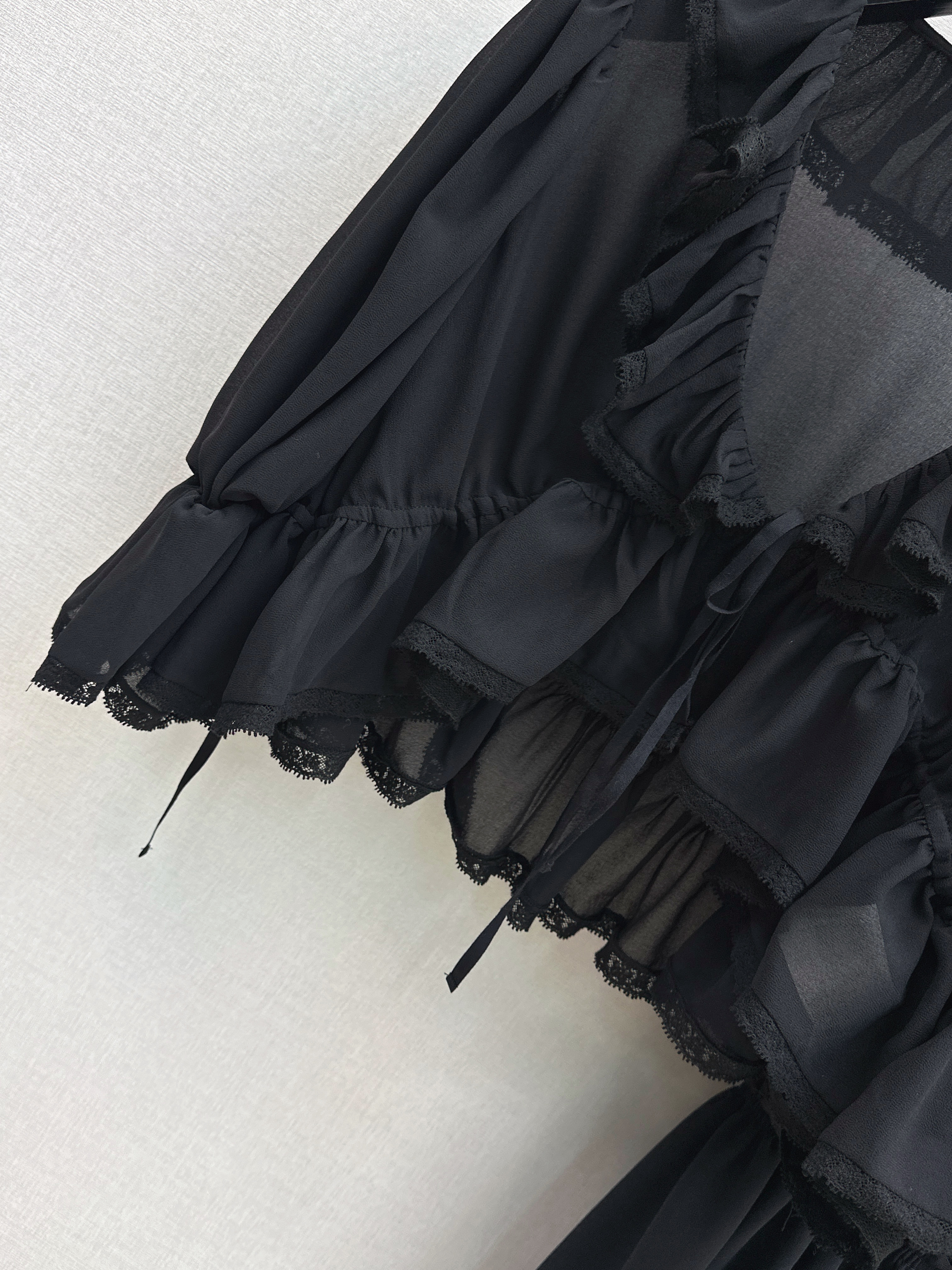Chol 26ss ruffle top skirt set