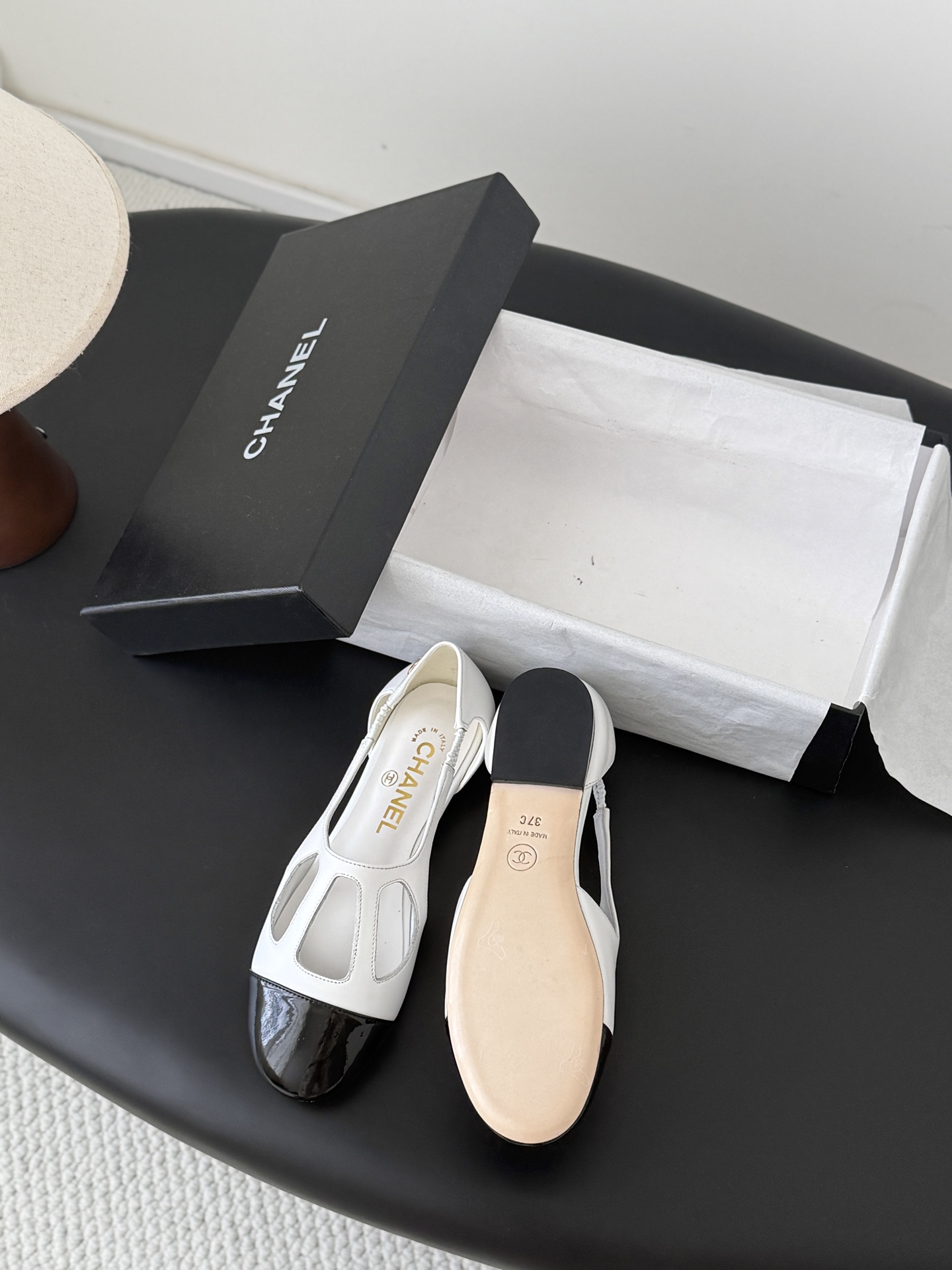 Chan 26C mary jane flats