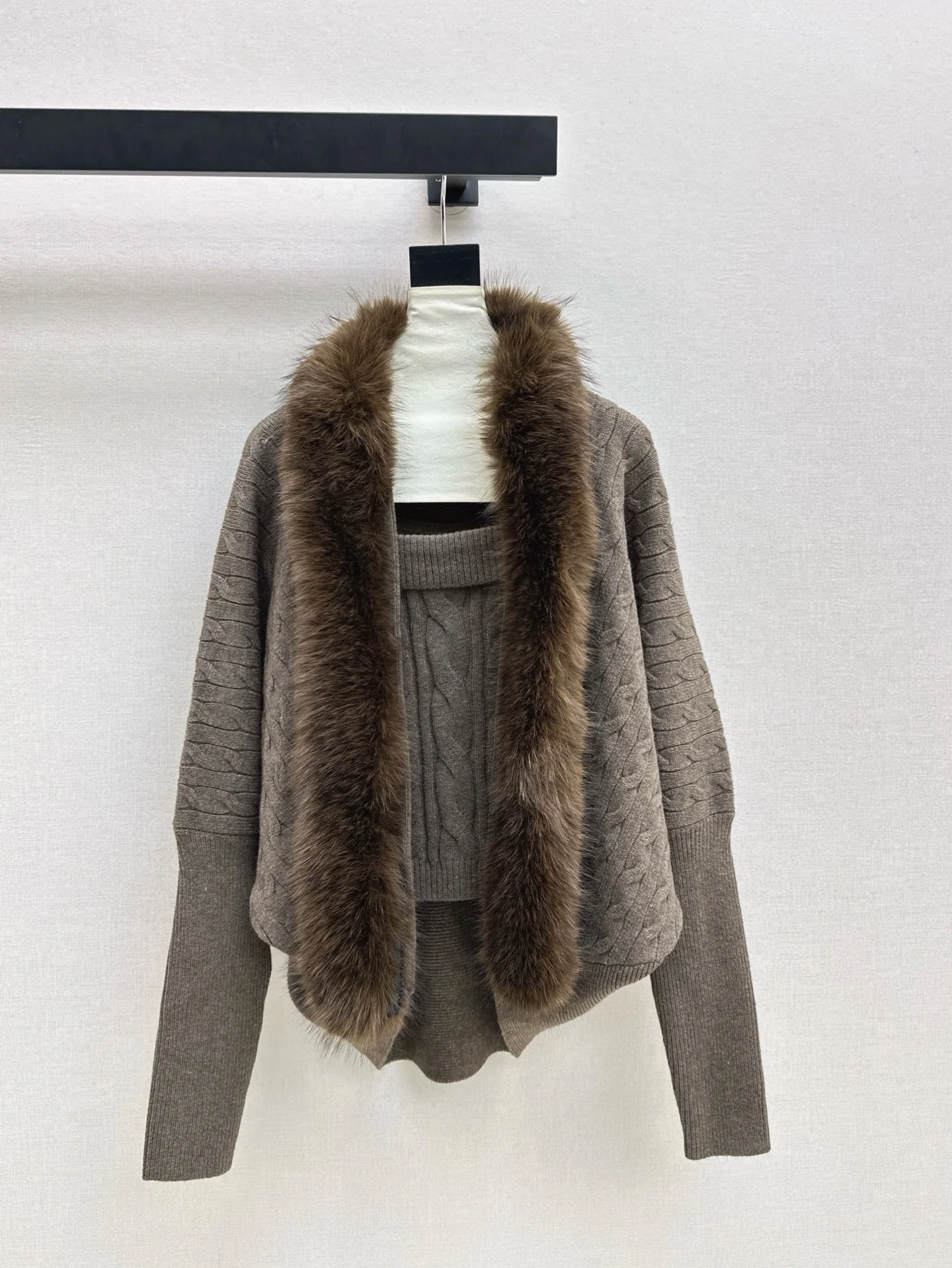 Miu 25fw knit tank top cardigan