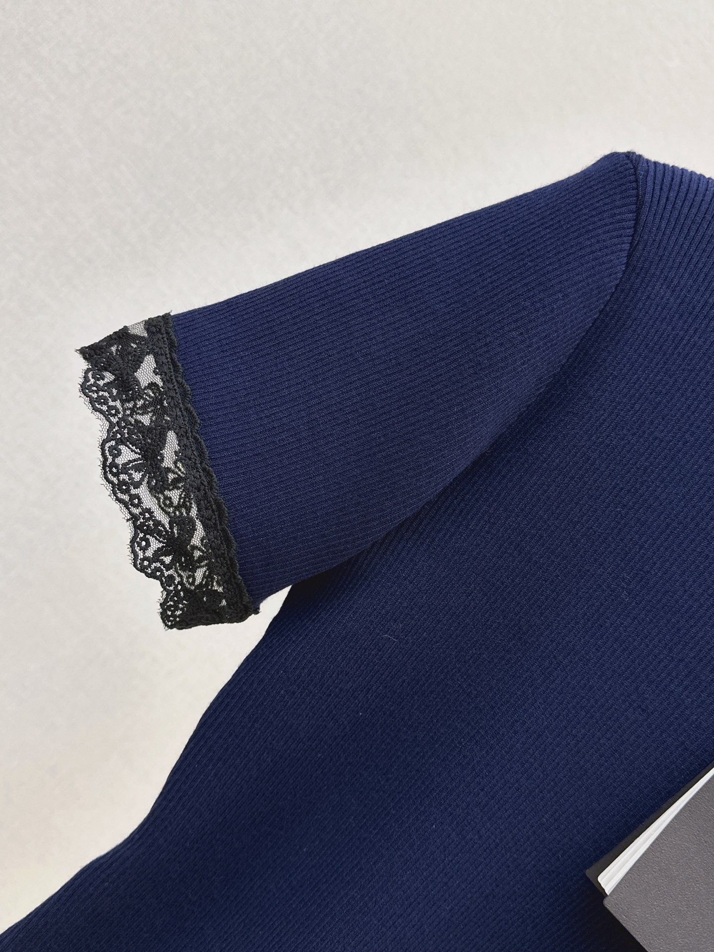 Guc 26ss lace contract knitwear