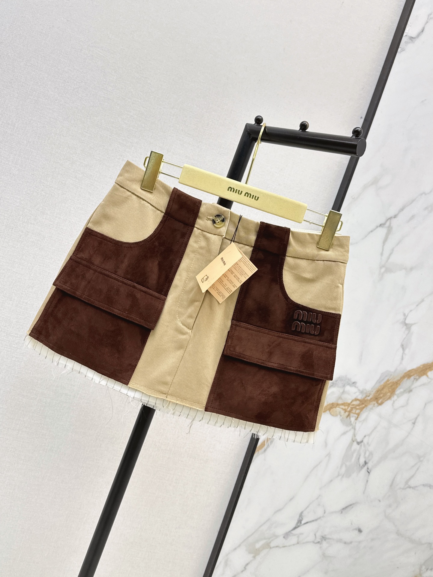 Miu 26ss contract suede mini skirt