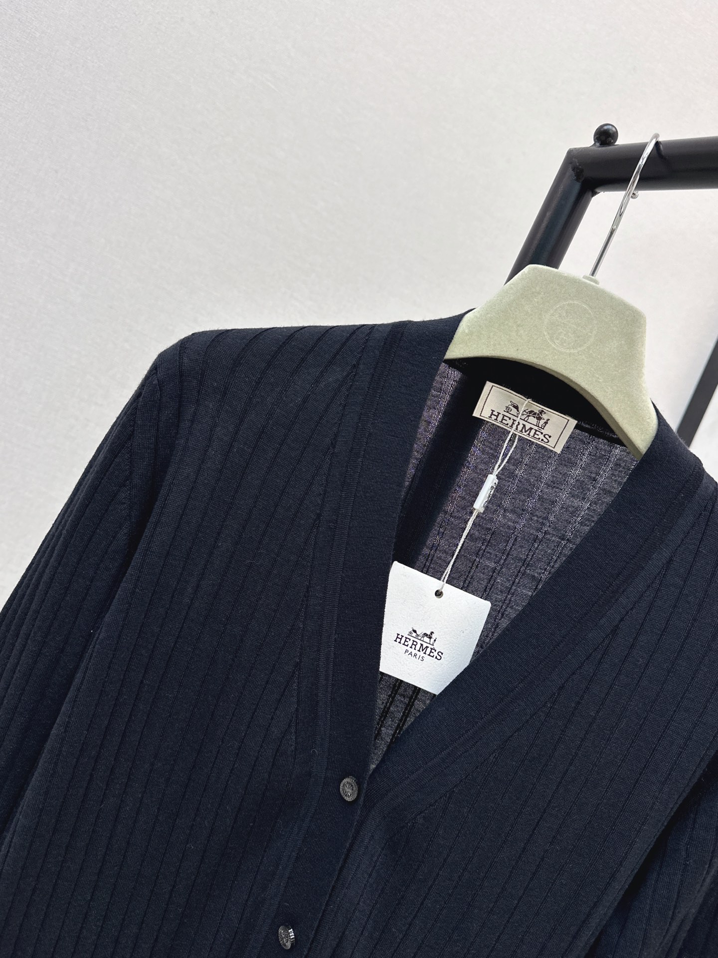 Loui 26ss v-neck knit cardigan