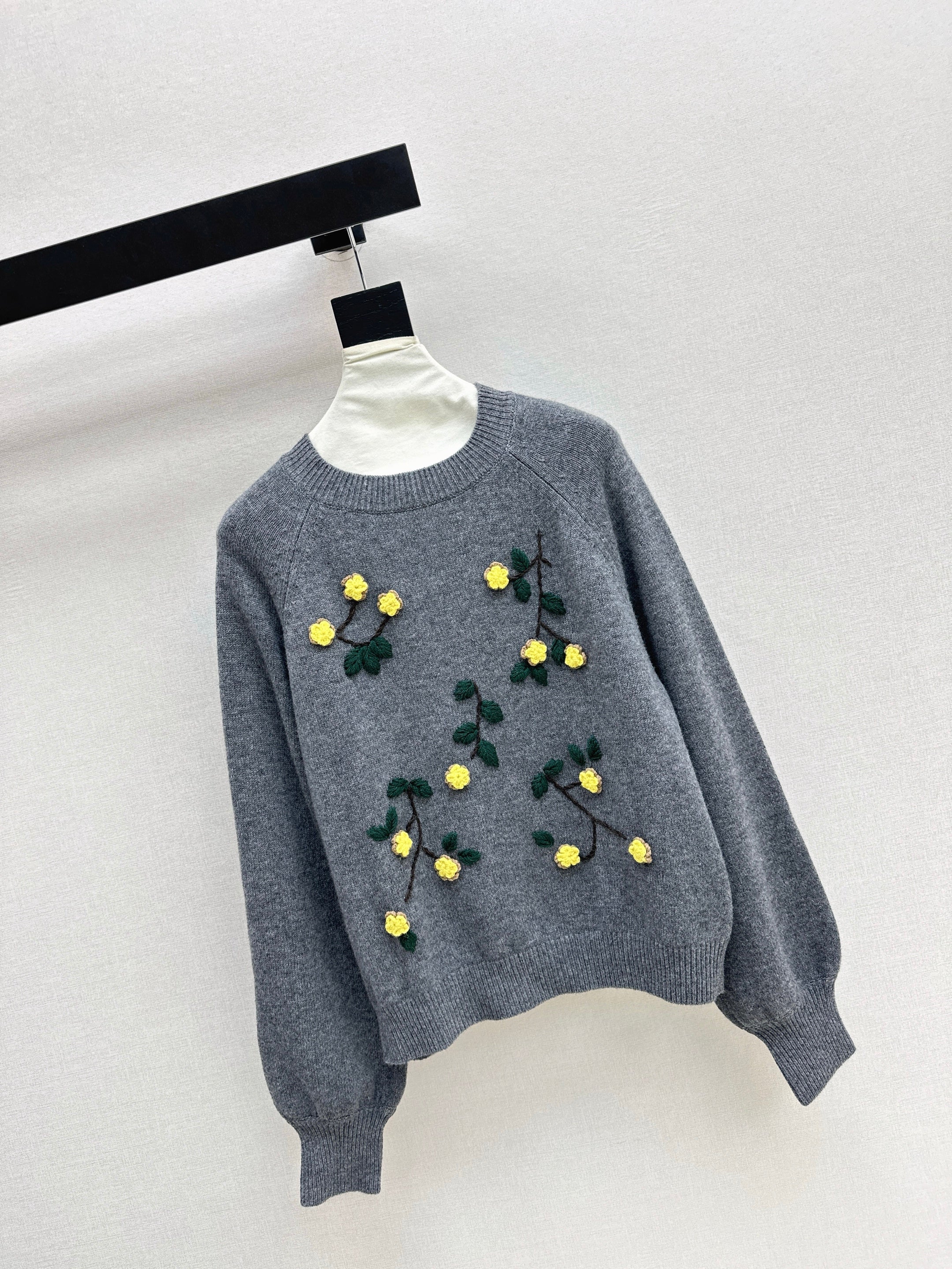 ES 26ss embroidery sweater