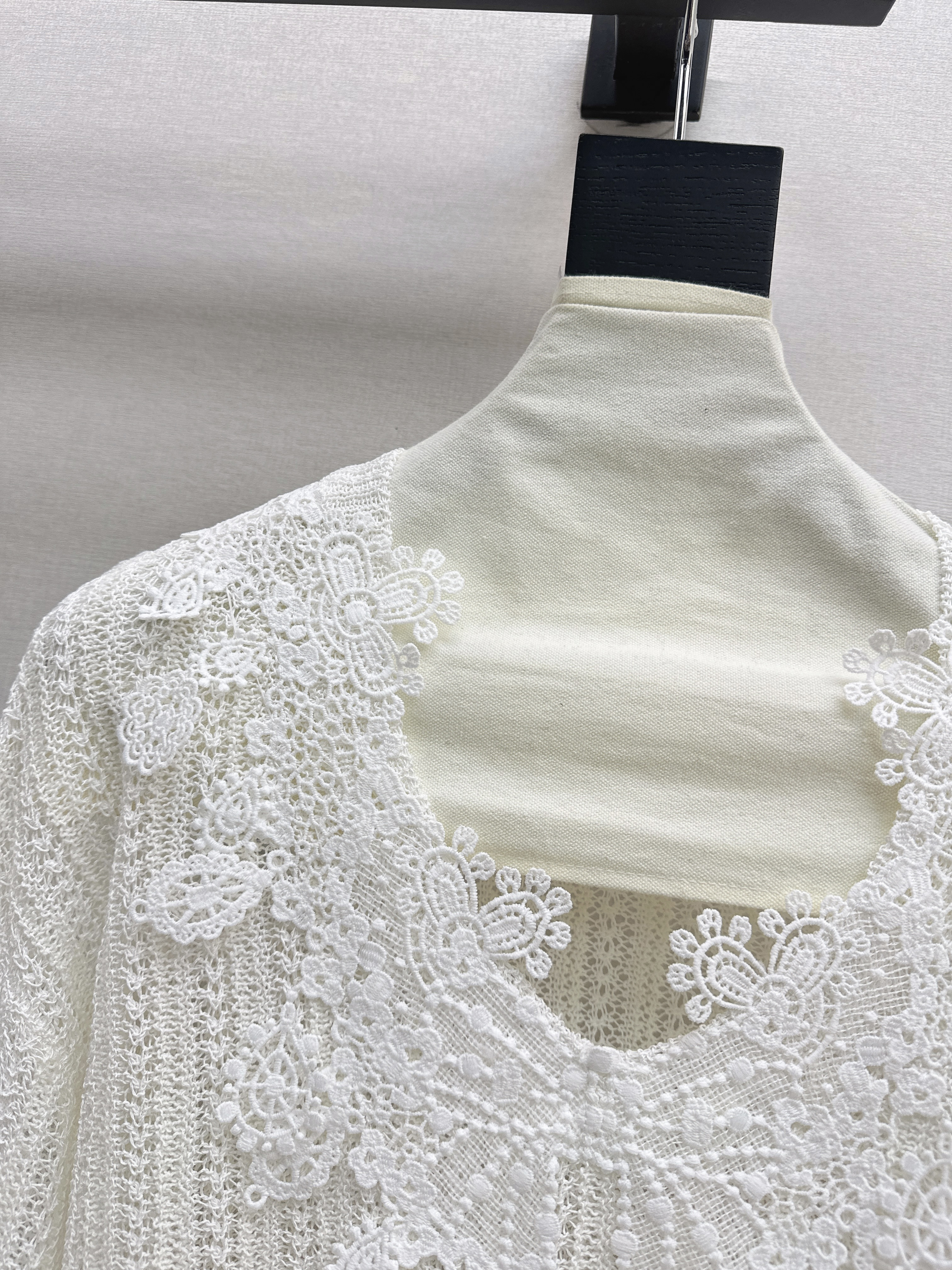 ES 26ss lace hollow sweater