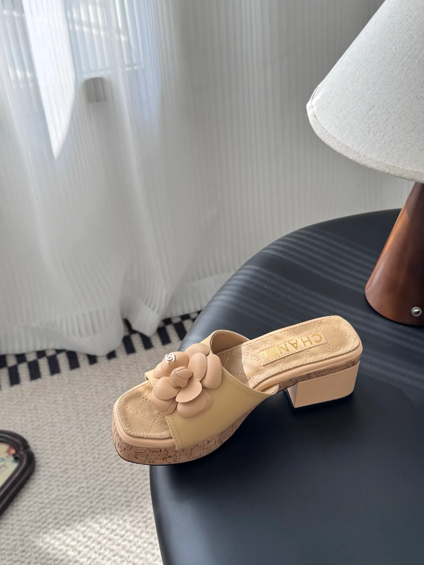 Chan 26ss camellia sides sandals