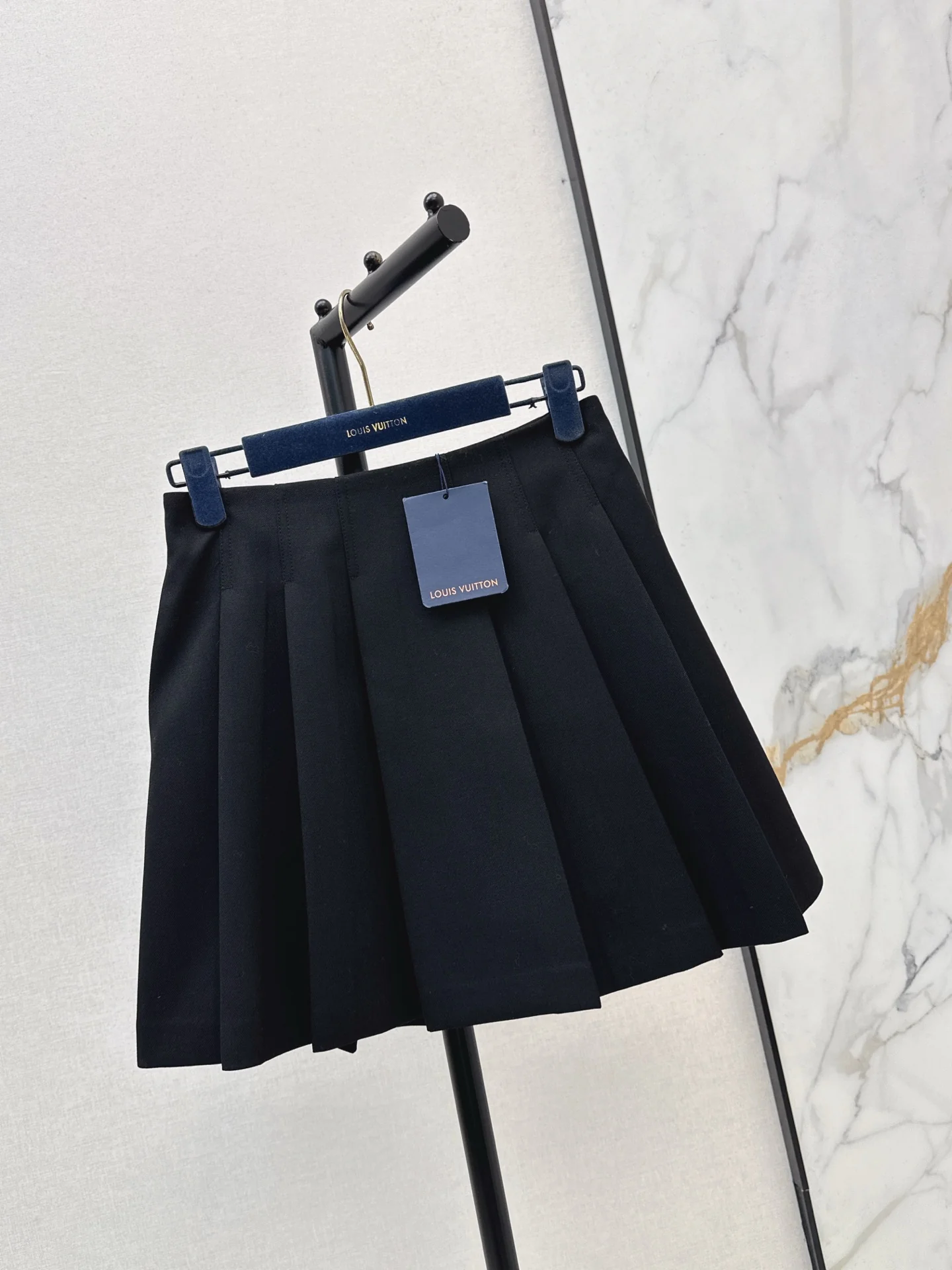 Louis 25fw pleated skirt
