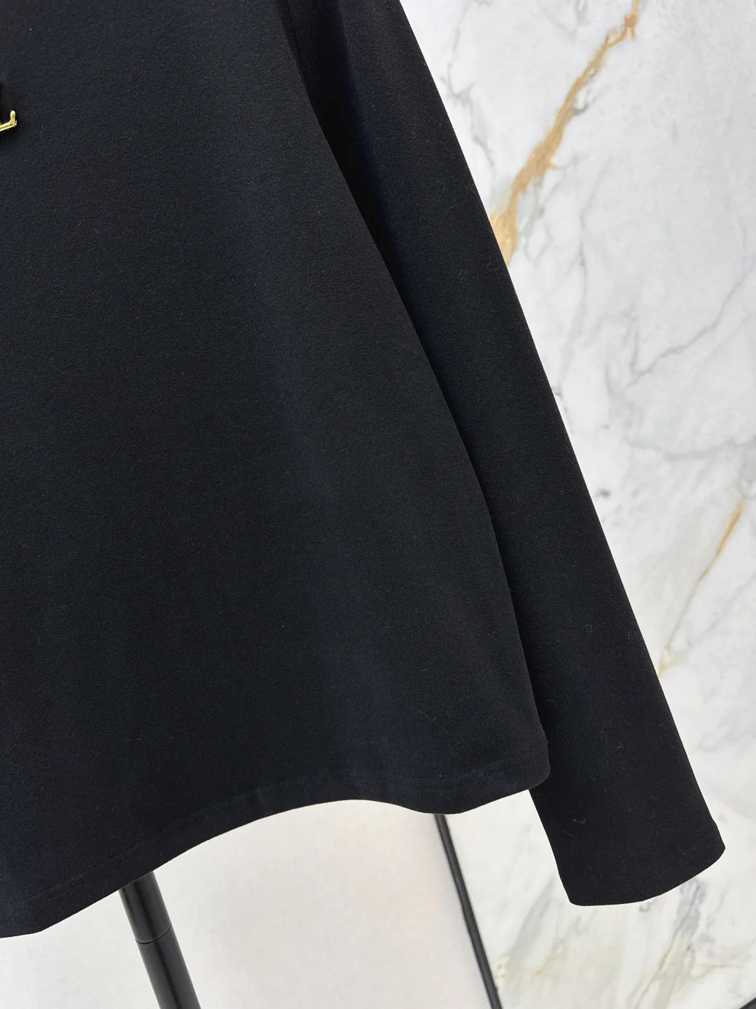 Loui 25fw base layer