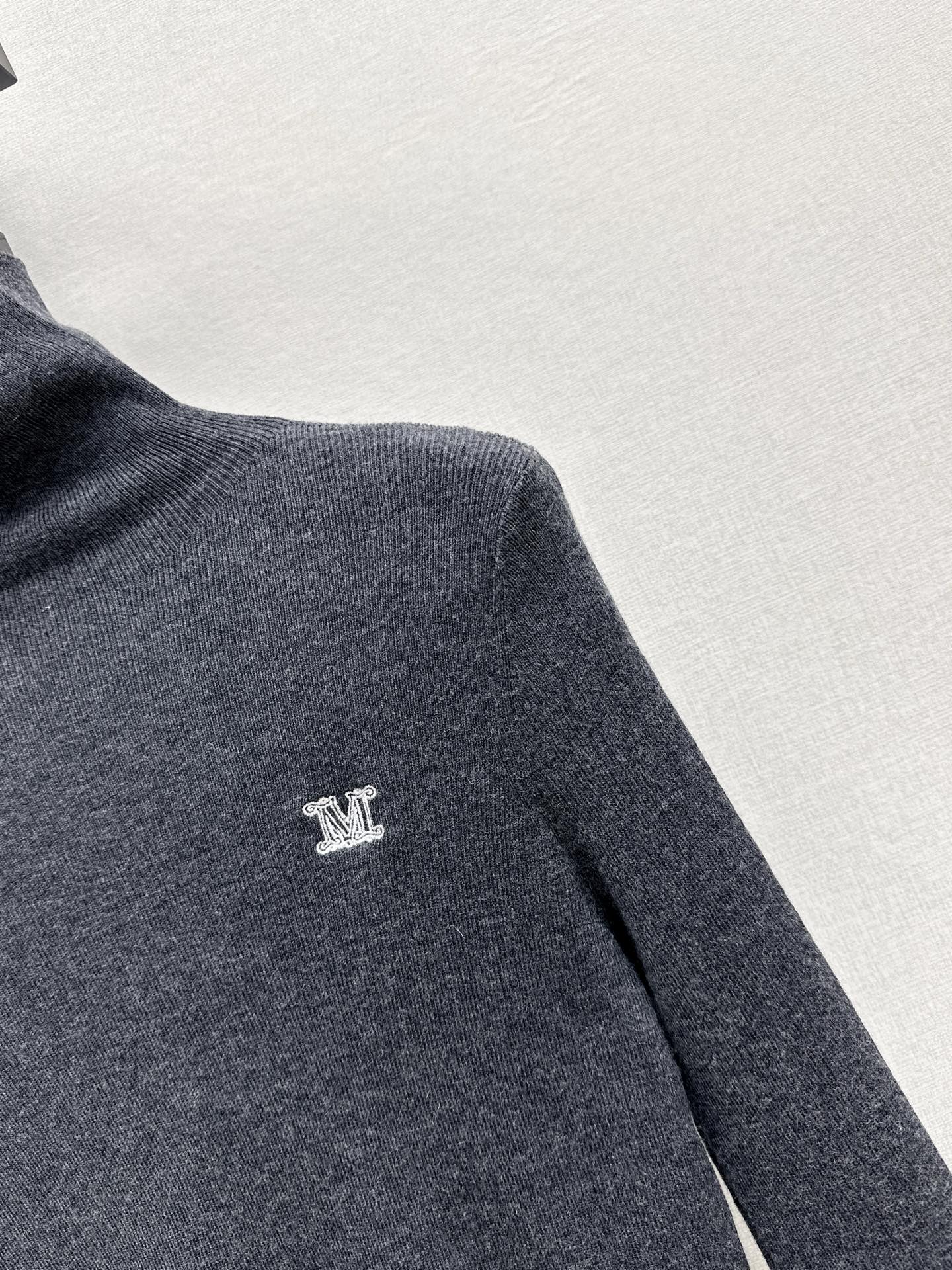 Max 25fw turtleneck base layer