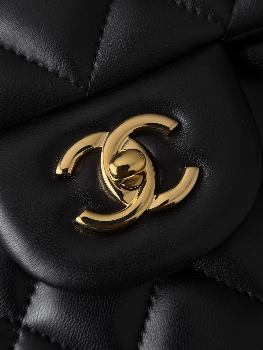 Chan cf30 chain shoulder bag