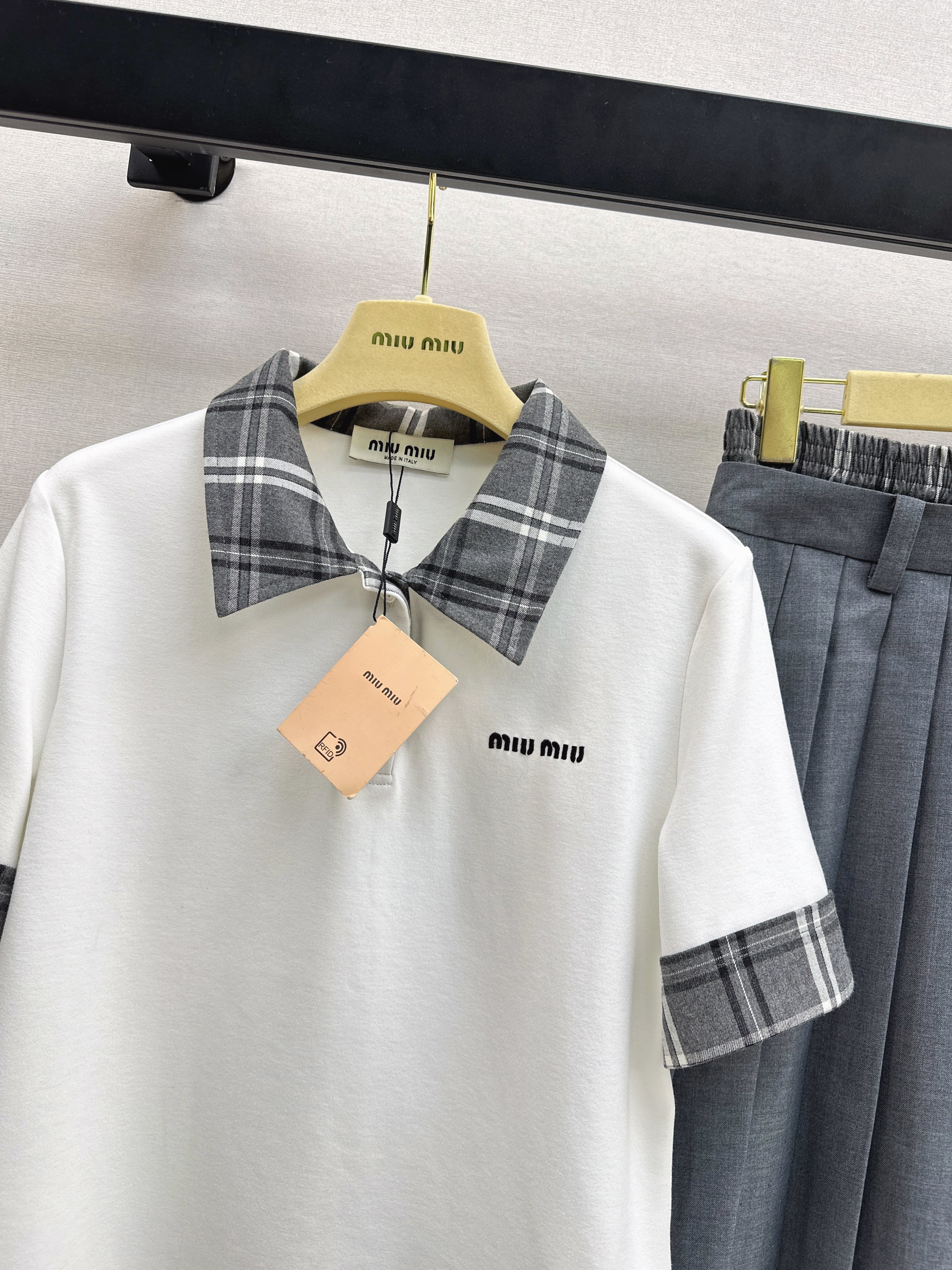 Miu 26ss polo shirt+pleated skirts