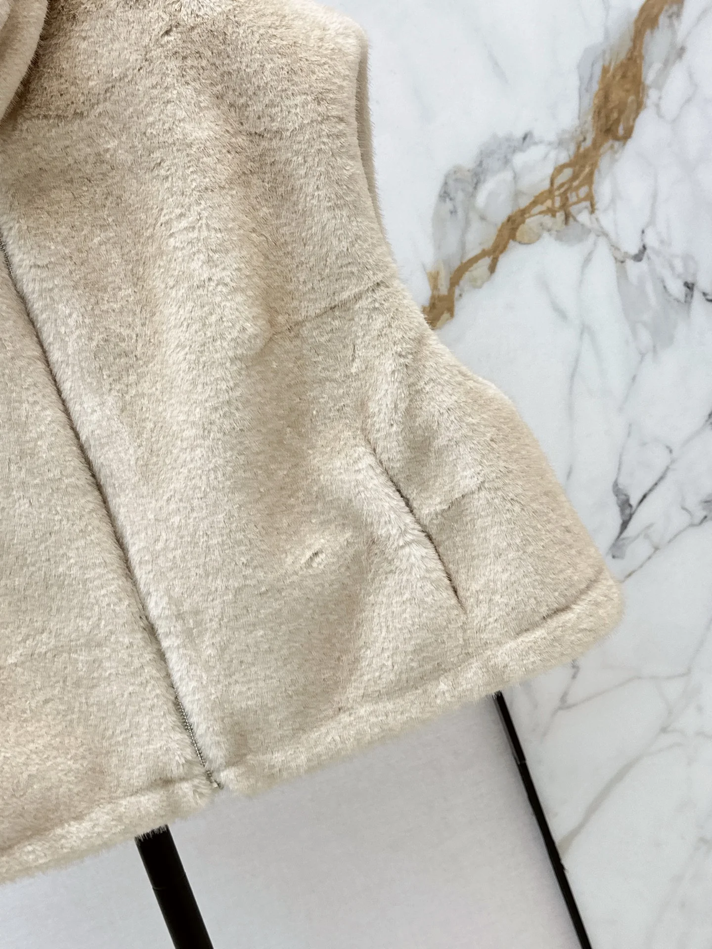 Brun 25fw reversible faux fur vest jacket